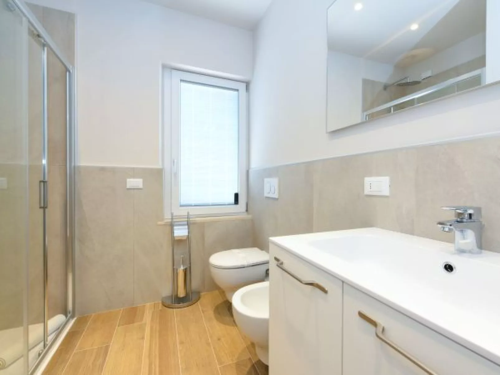 DesenzanoLoft Cappuccino mit privater Garage - Image-tags.info