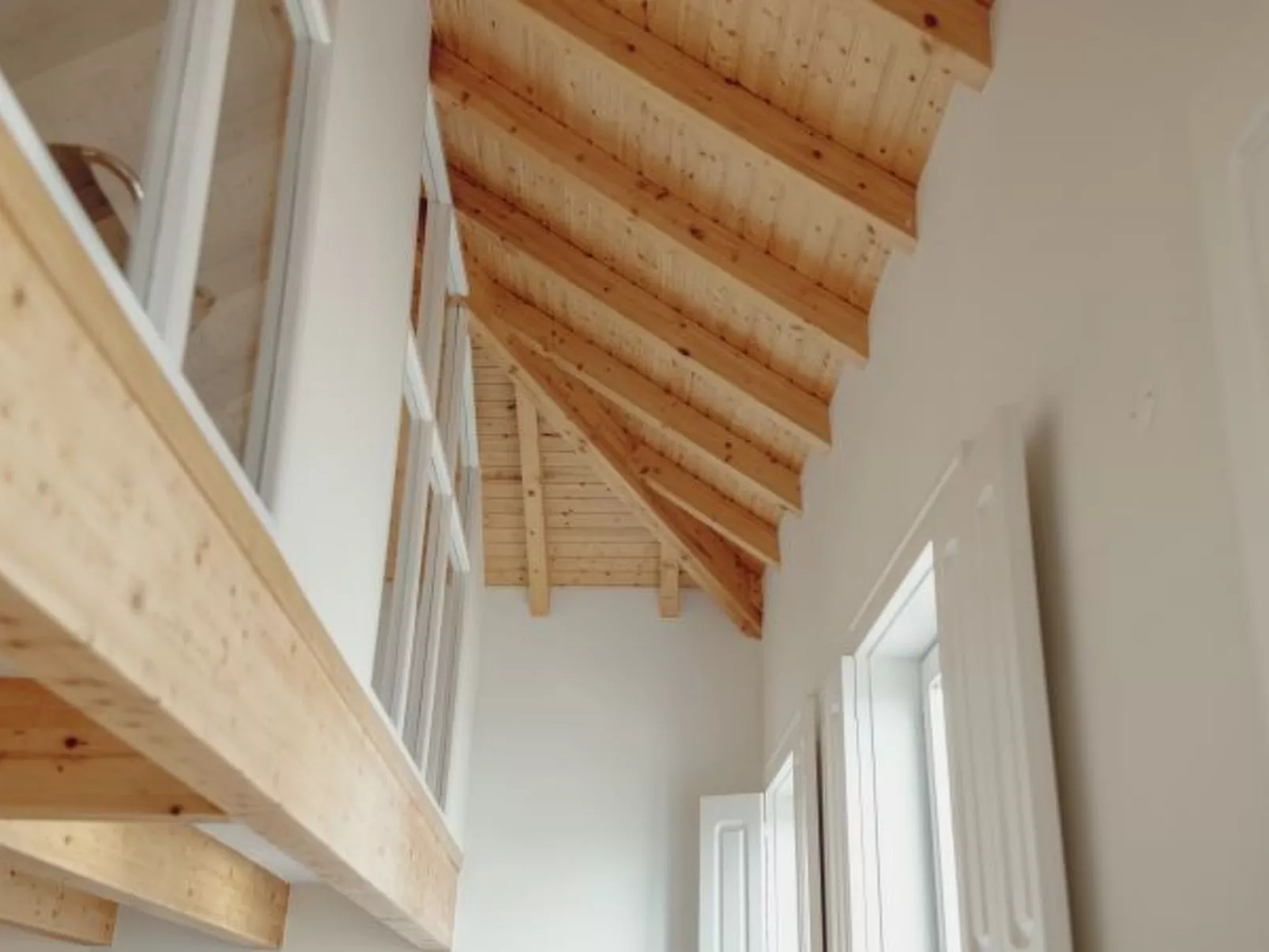 DOWNTOWN CLERIGOS with RIVER VIEW by VACATIONY - Binnen