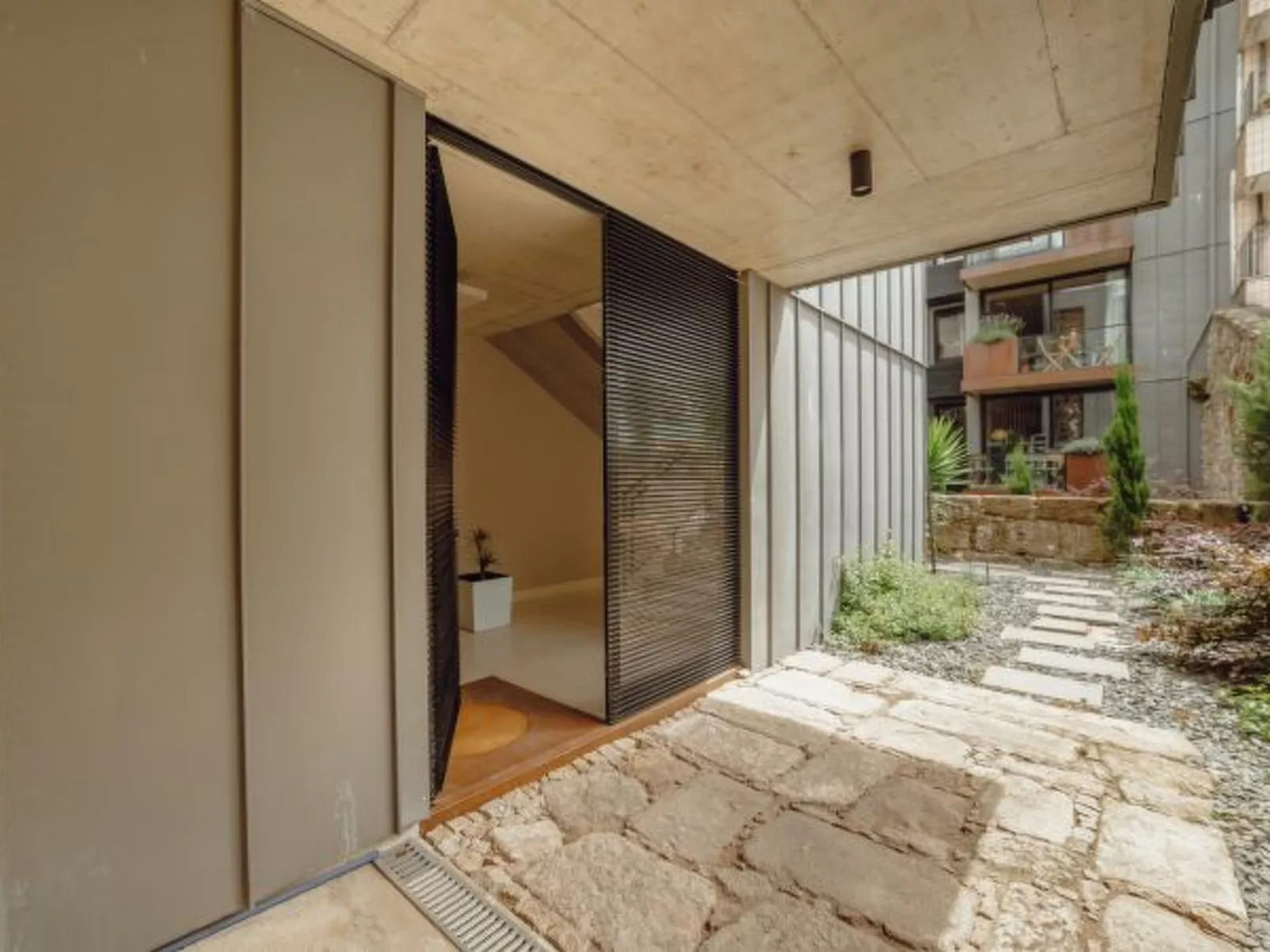 CITY CENTER PREMIUM with GARAGE by VACATIONY - Buiten