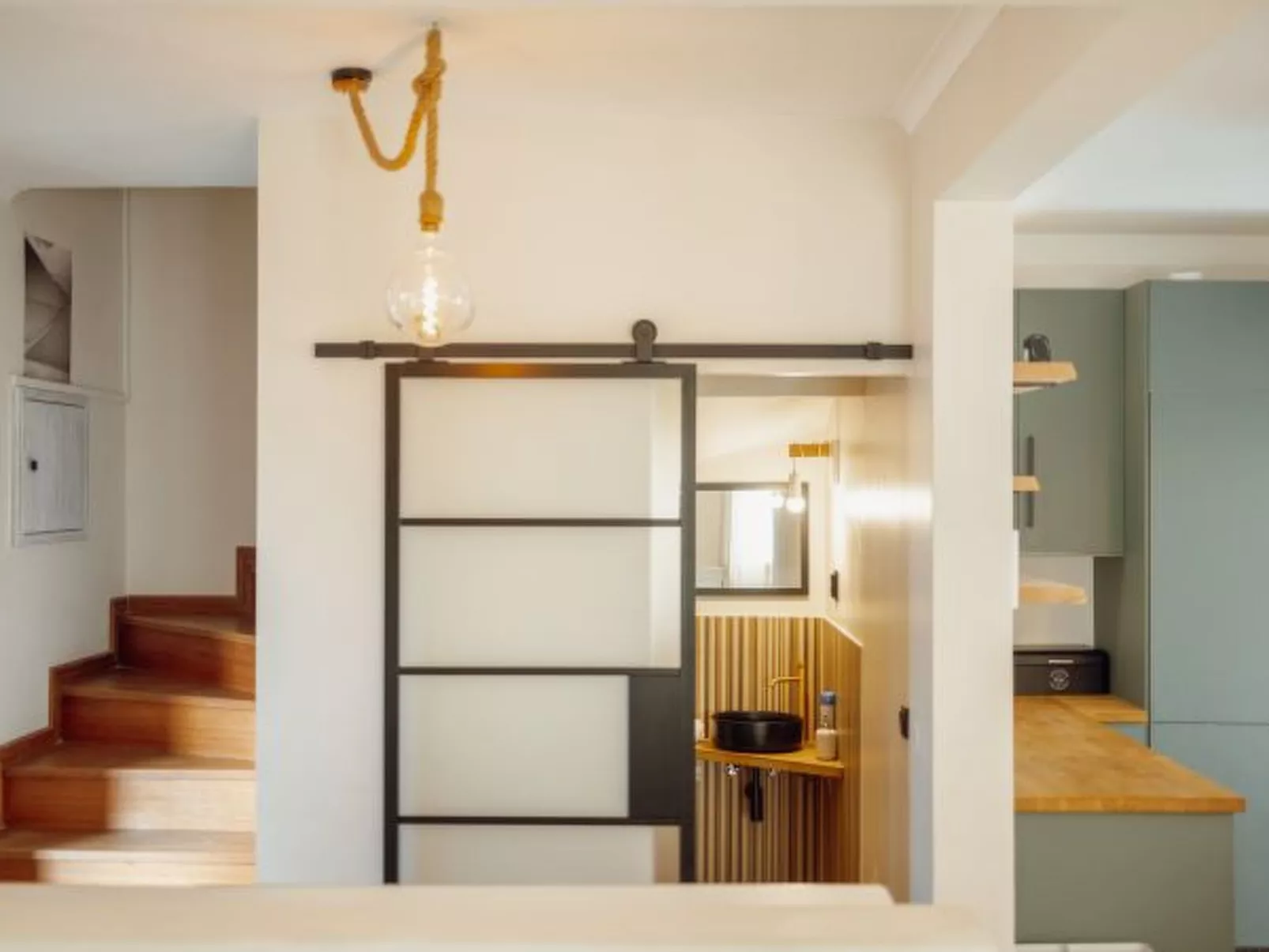 CASA DAS ORQUIDEAS by VACATIONY - Binnen