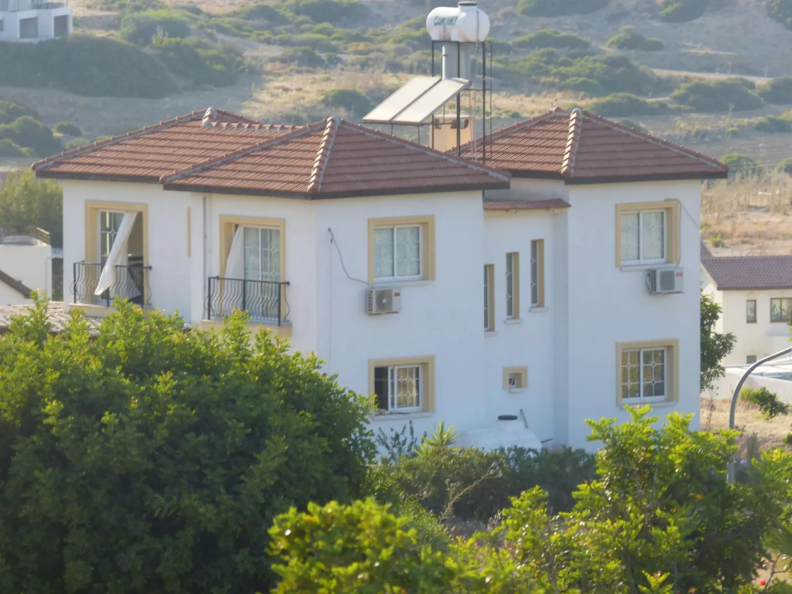 Ferienvilla mit Blick auf das Wasser - Buiten
