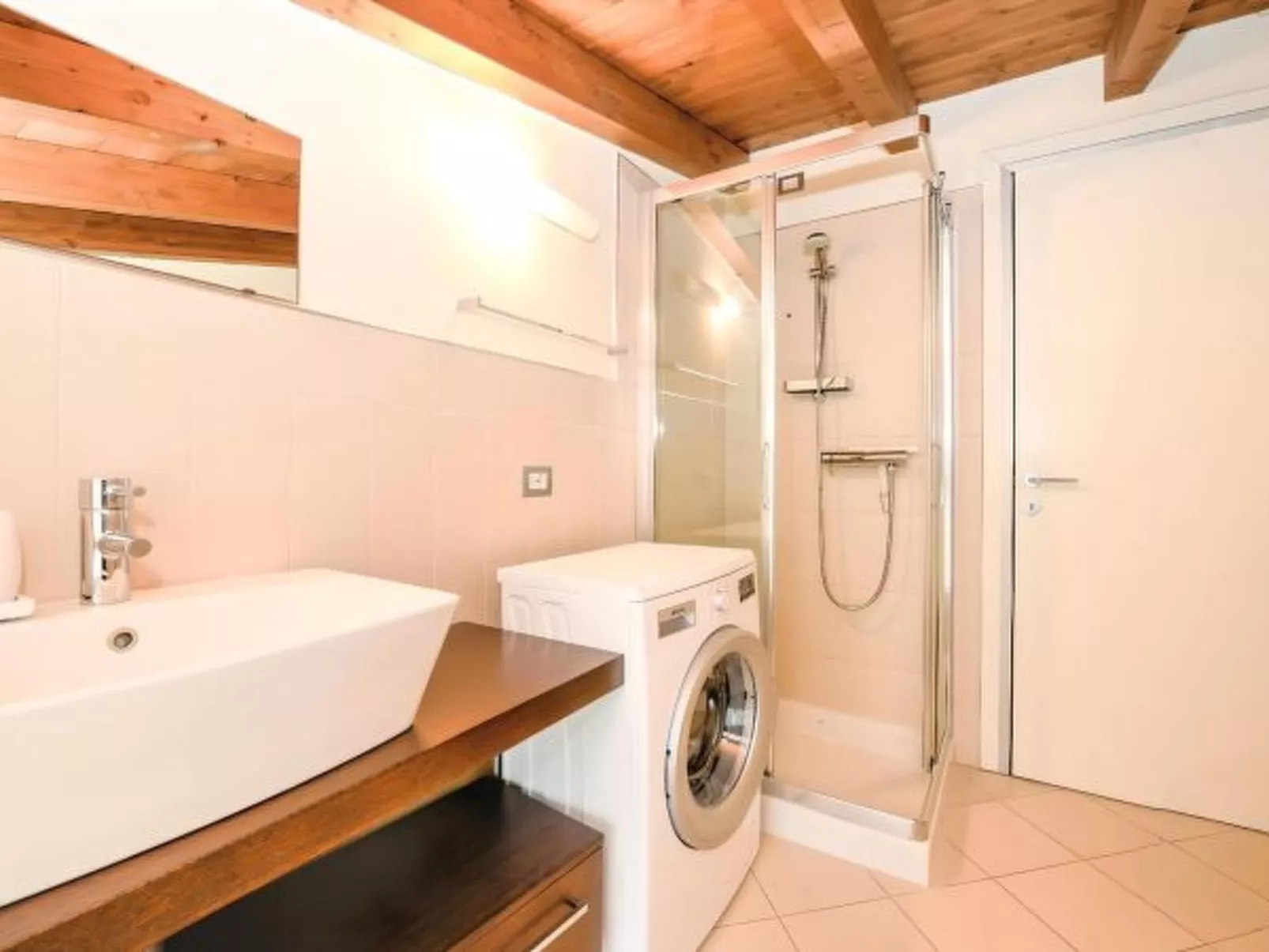 Desenzanoloft Surfing on the Lake - Image-tags.info