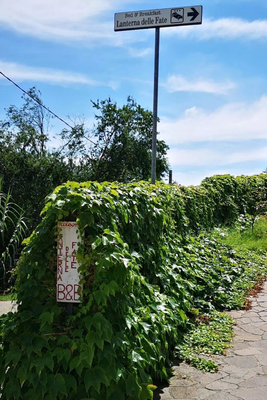 In Azzano D'asti mit Kleiner Terrasse - Image-tags.info