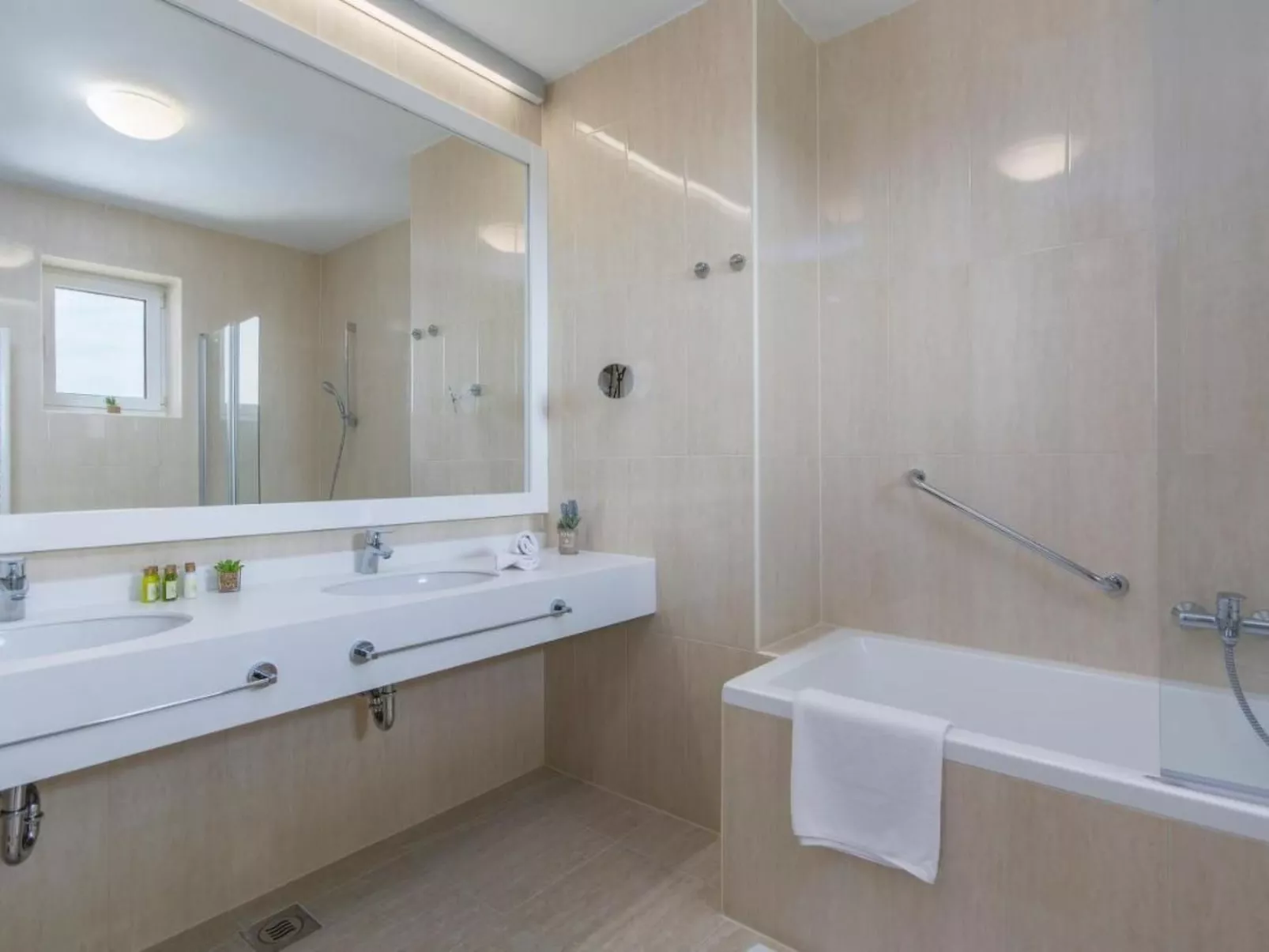 Romantische Villa mit Meerblick, Pool und Jacuzz - Image-tags.info