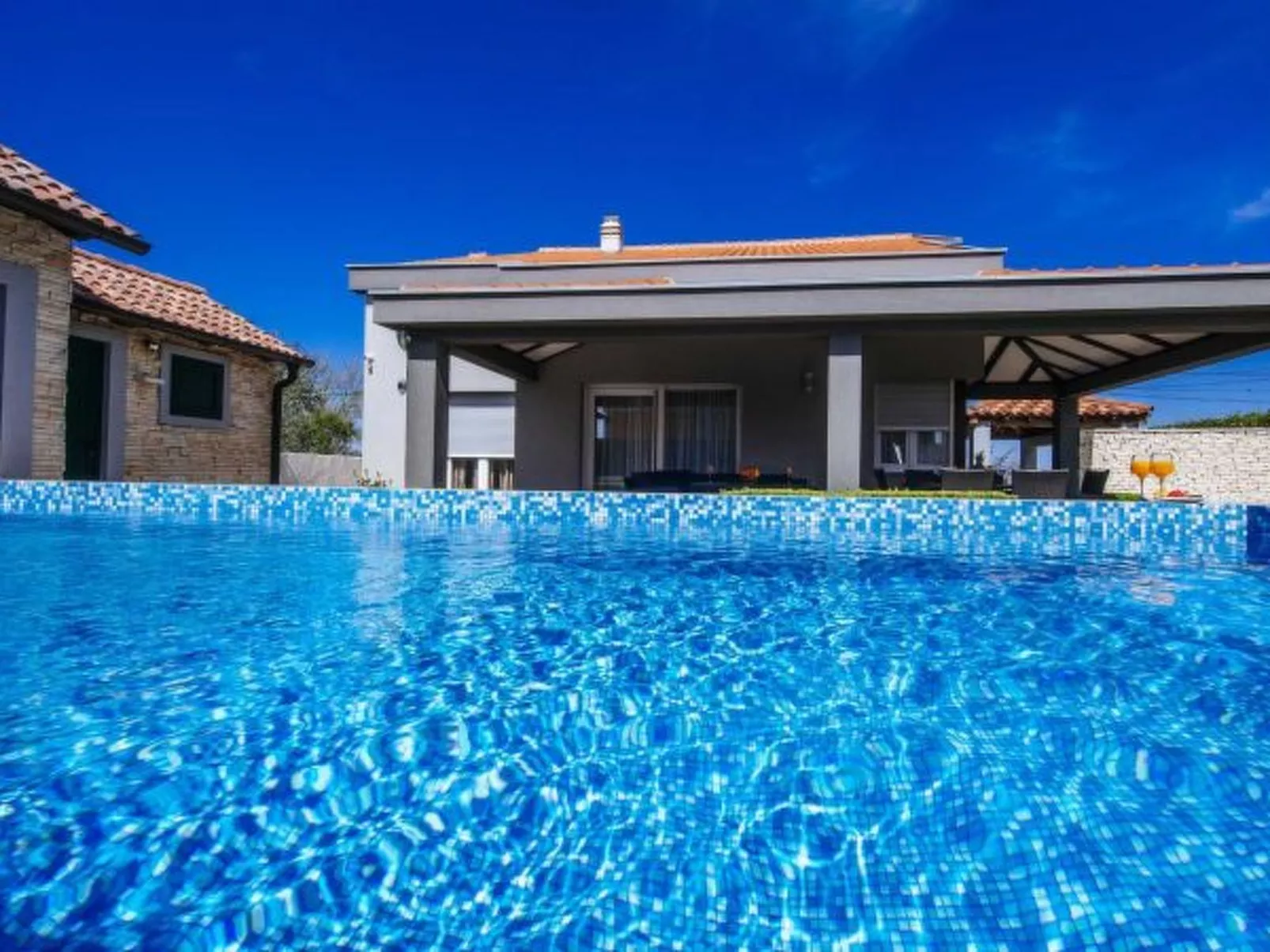 Villa Enna with heated pool - Image-tags.info