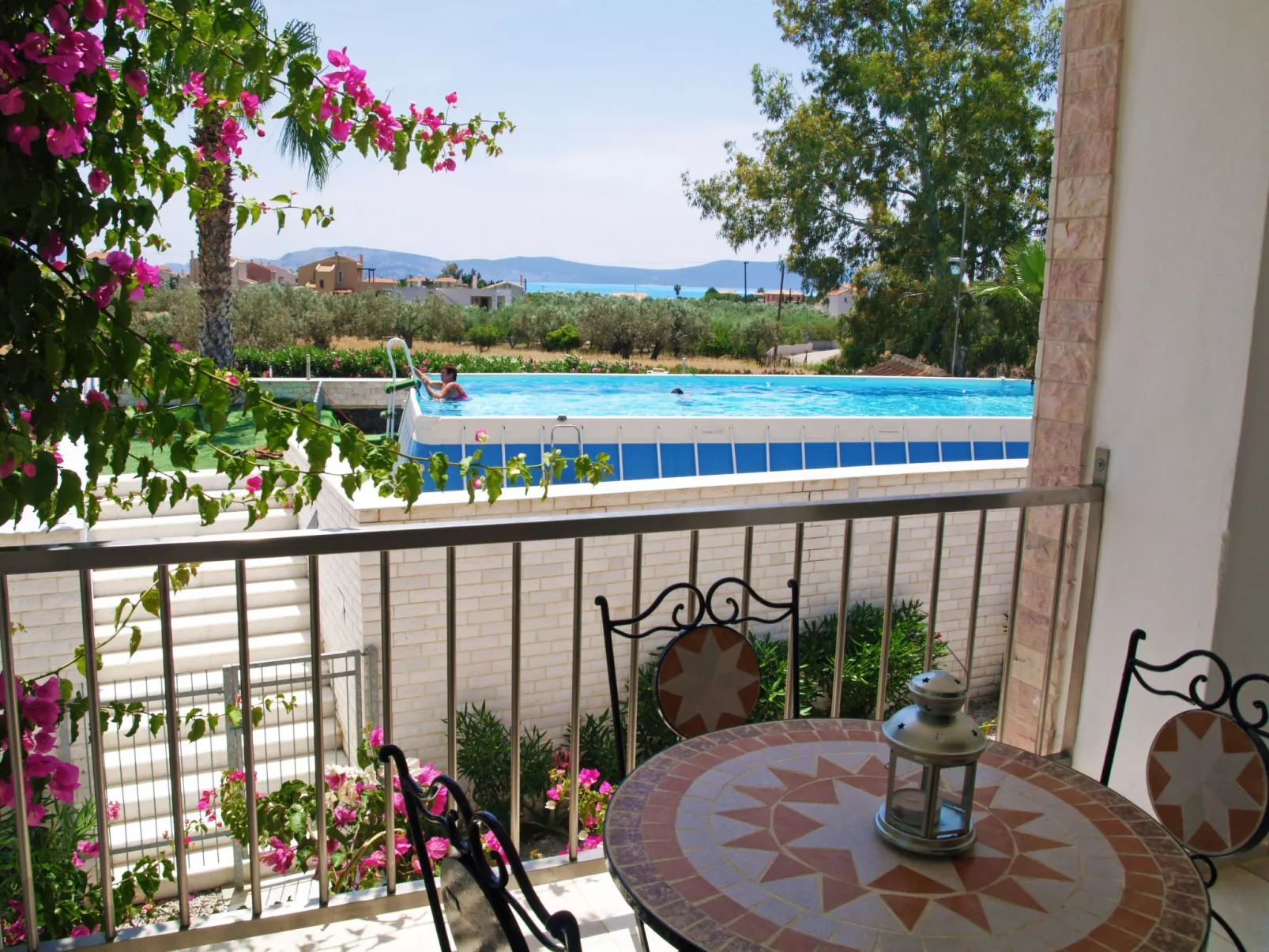 Tolles Ferienhaus in Ermioni mit Garten, Terrasse und gemeinschaftlichem Pool - Buiten