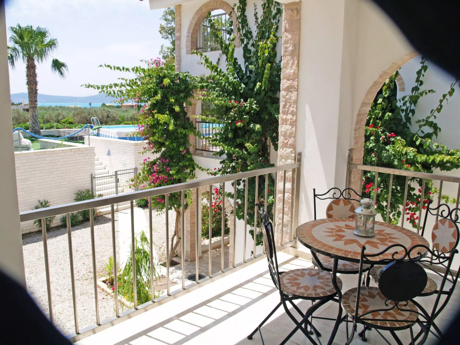 In Ermioni mit Grill, Terrasse und gemeinschaftlichem Pool - Buiten