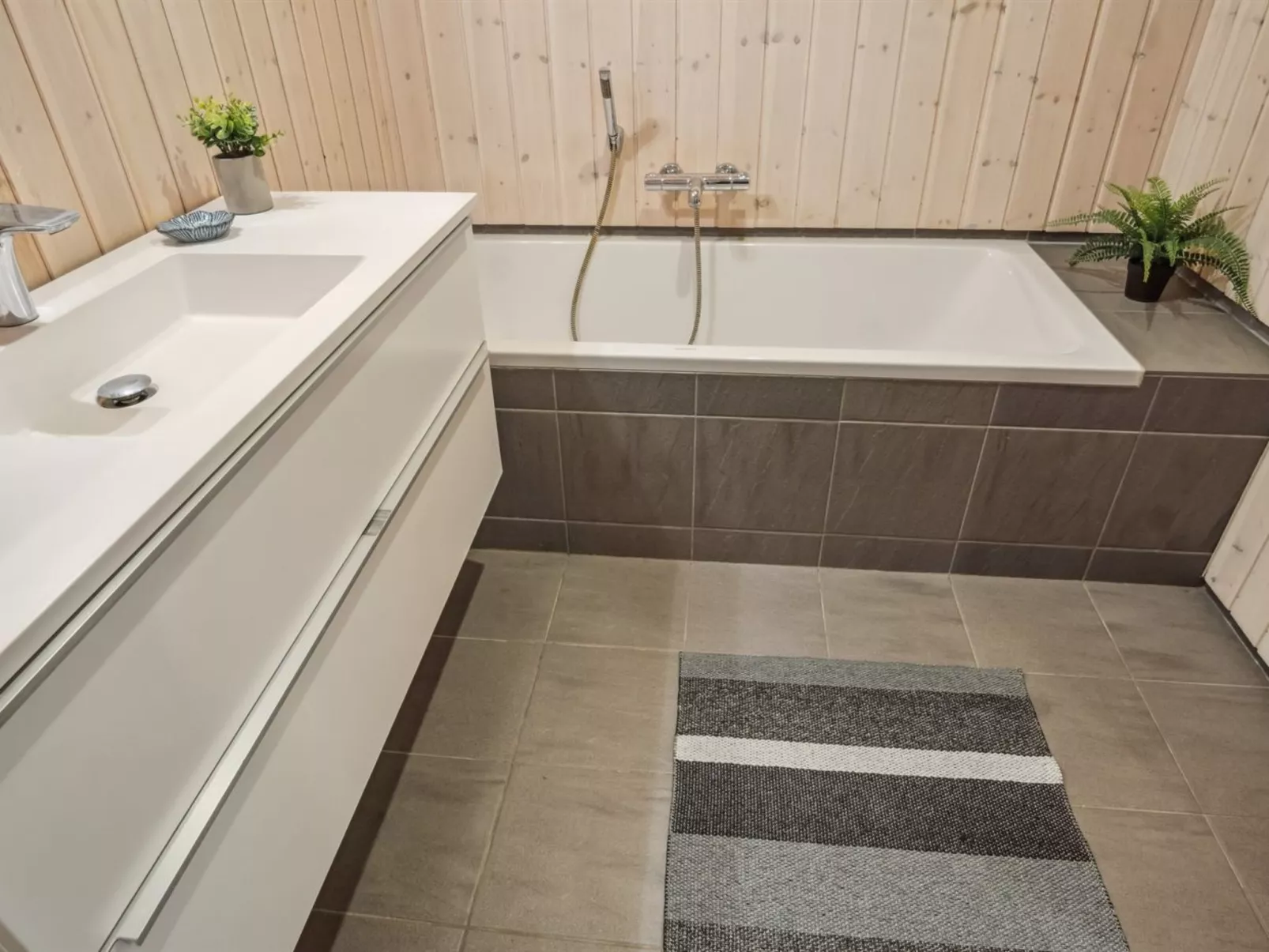 "Reinhard" - 50m from the sea - Binnen