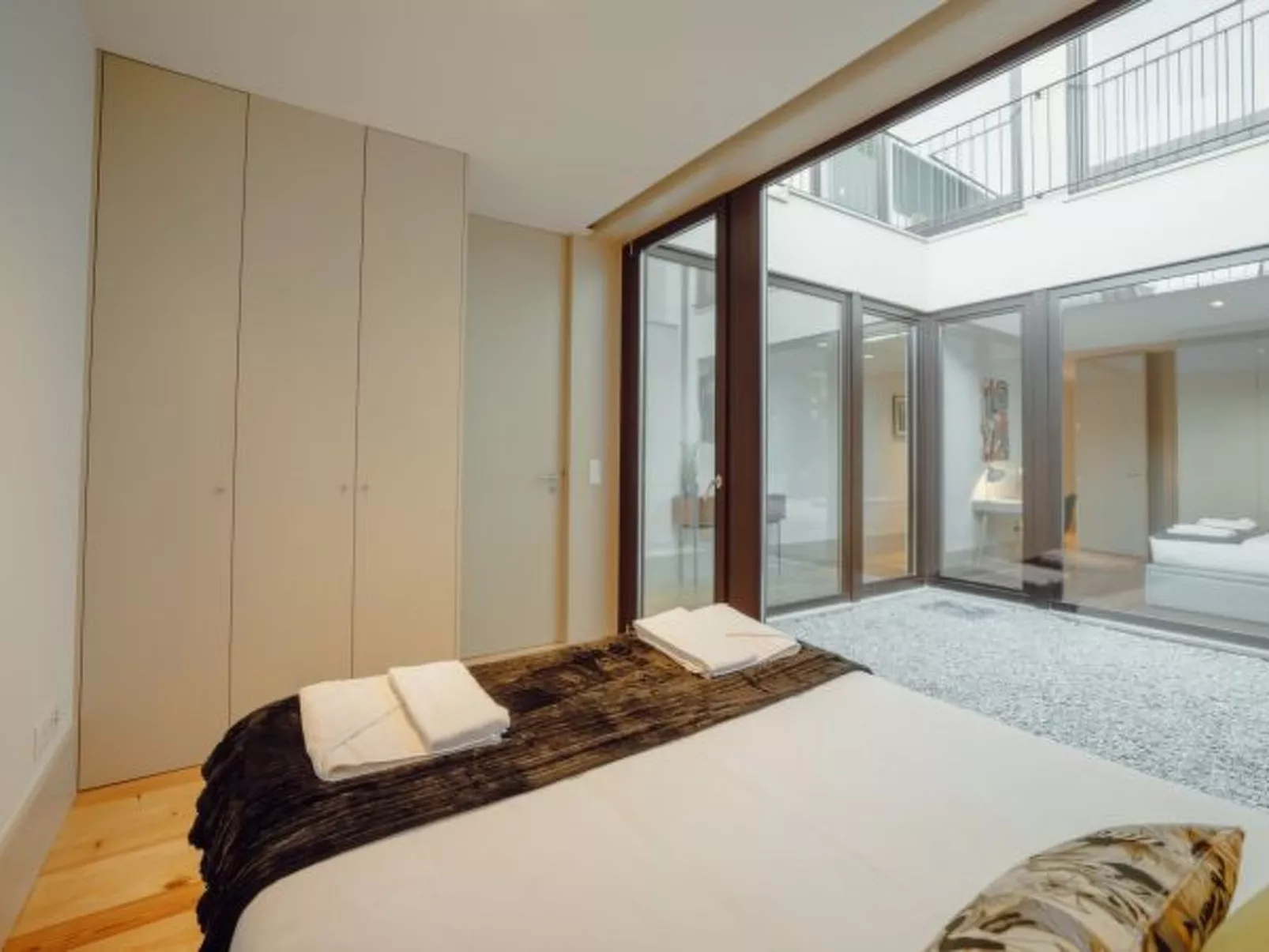 LEGACY OPORTO PREMIUM APARTMENT B by VACATIONY - Binnen