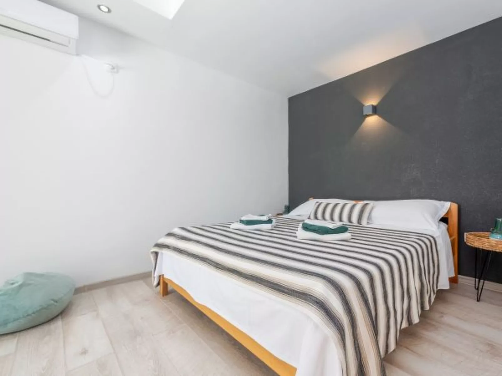 Unique Villa V with pool - Image-tags.info