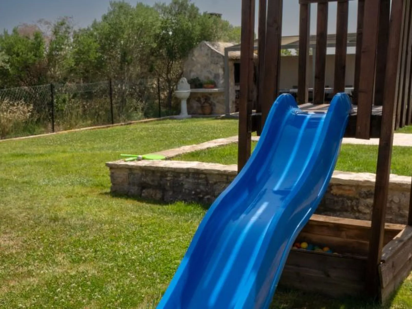 Villa Royal with heated pool - Image-tags.info