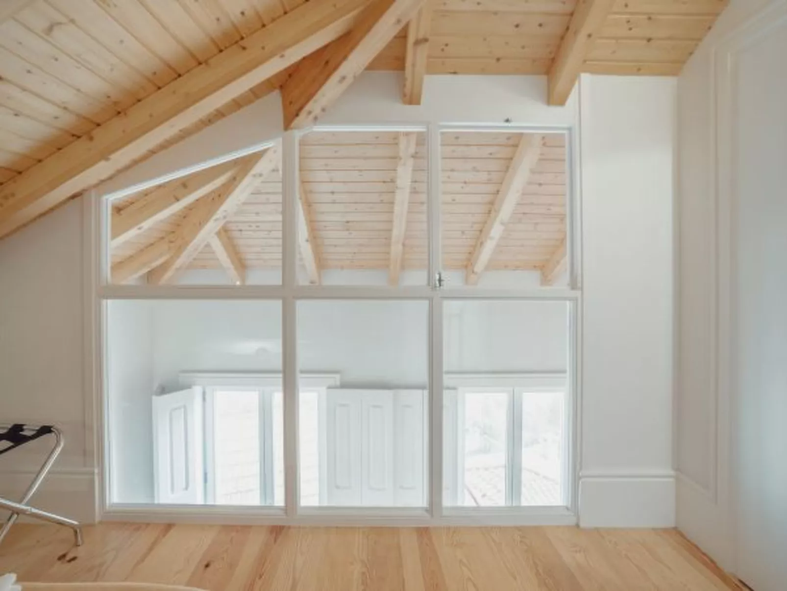 DOWNTOWN CLERIGOS with RIVER VIEW by VACATIONY - Binnen