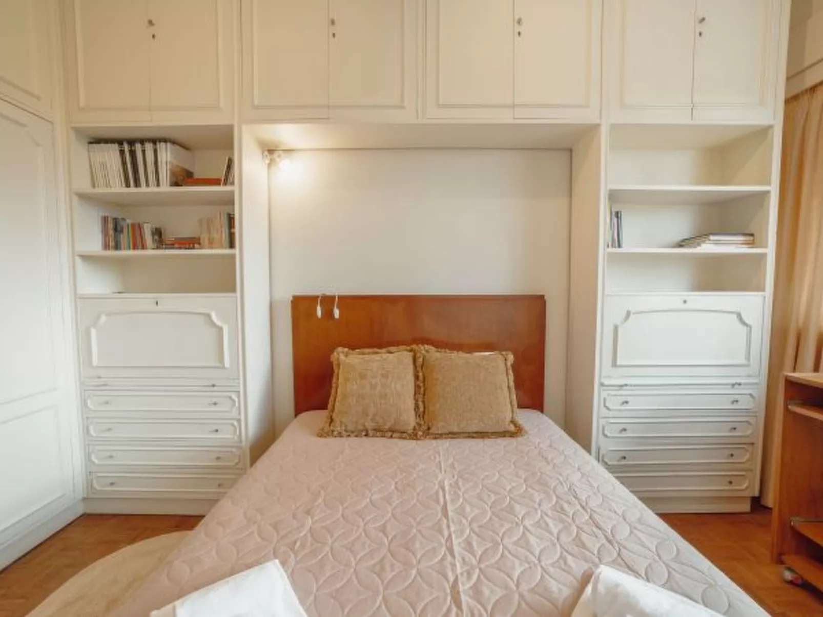 GRAND BOTANIC GARDEN APARTMENT by VACATIONY - Binnen