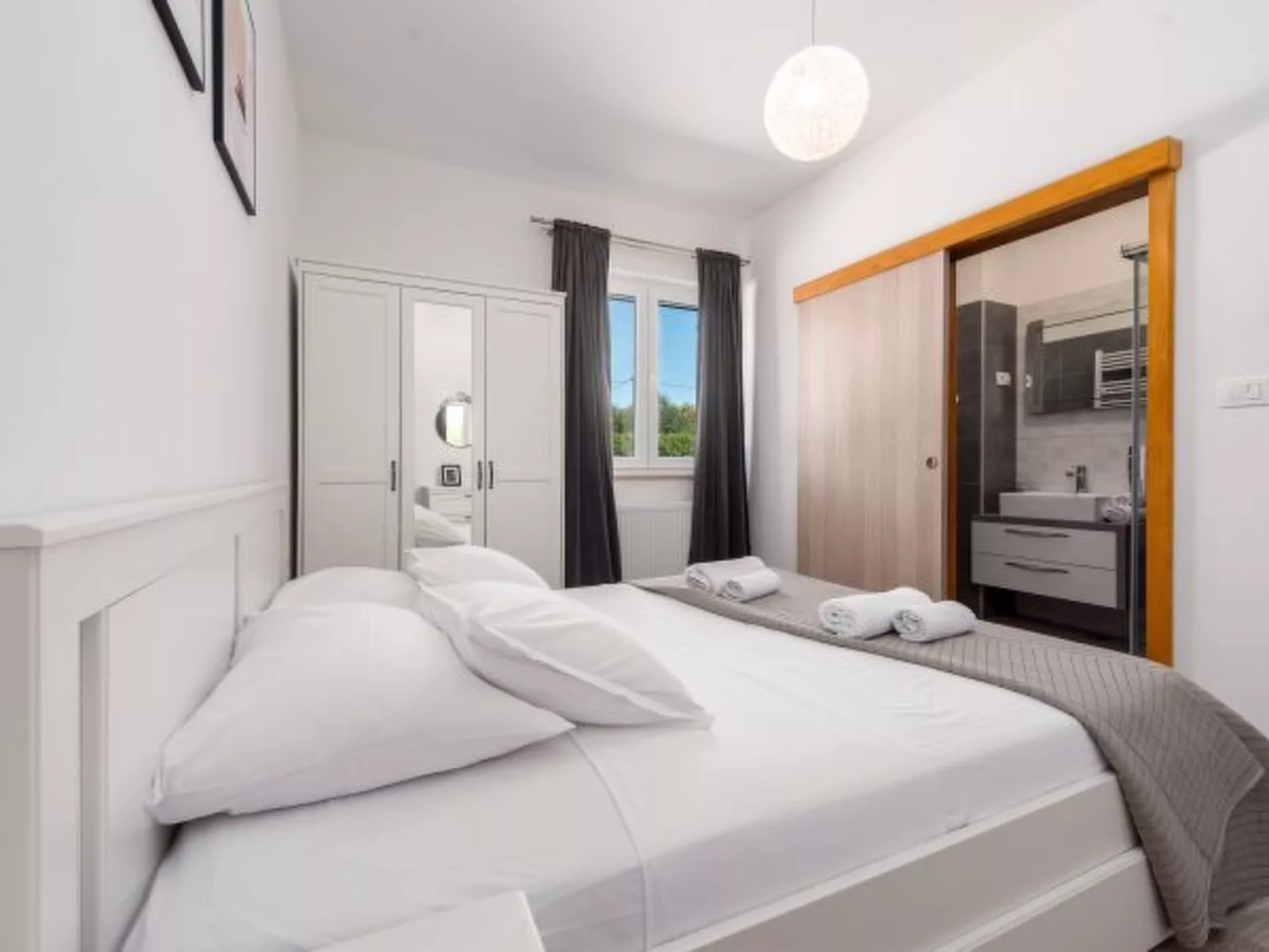 Casa Kamber with pool - Image-tags.info