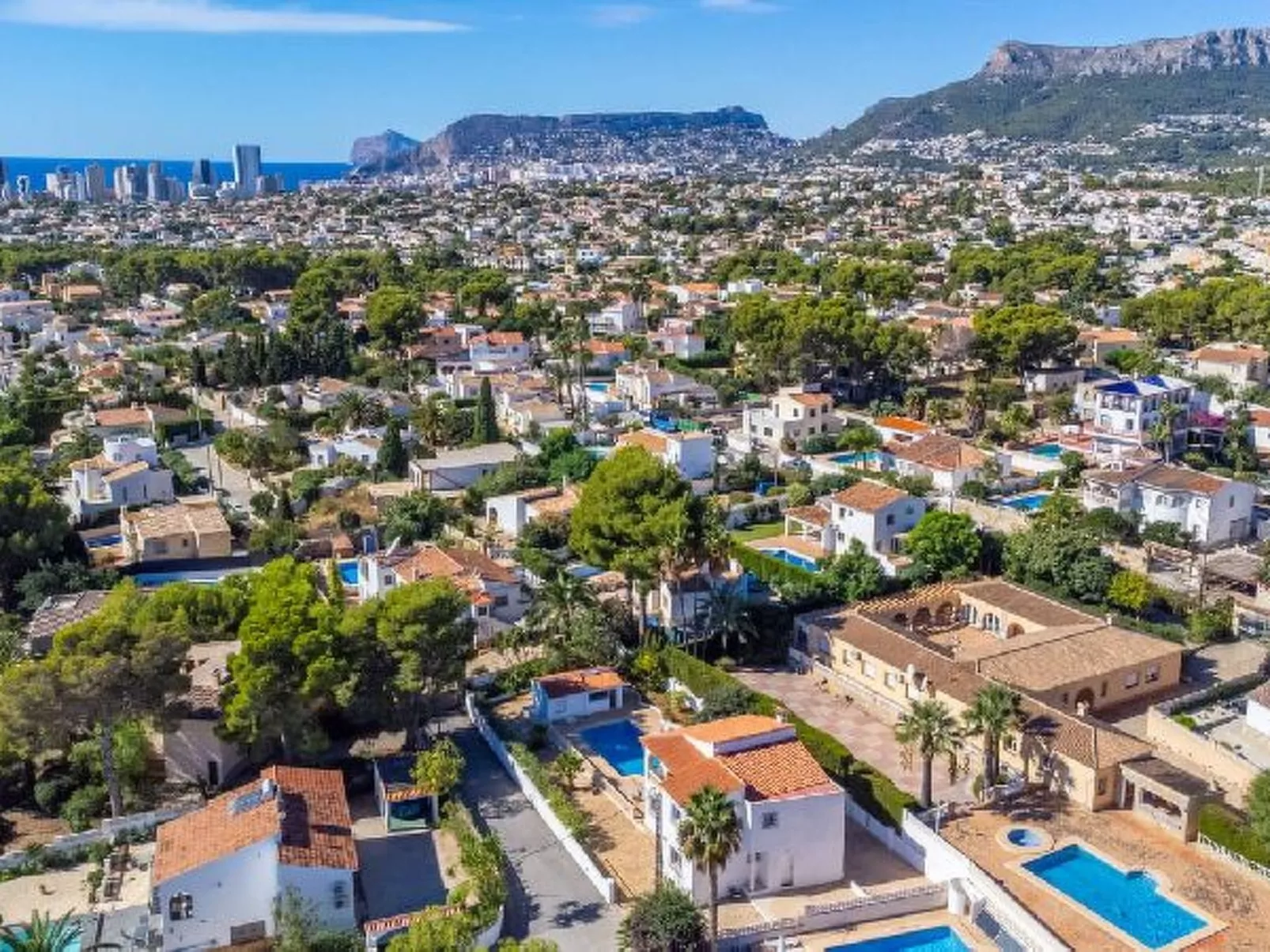 Villa Watsi - PlusHolidays - Image-tags.info