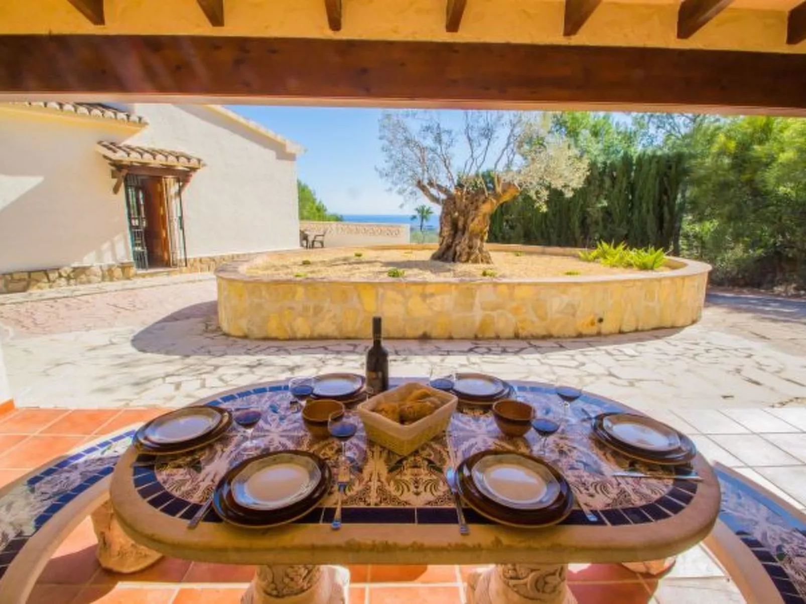 Villa Moskoa - PlusHolidays - Image-tags.info