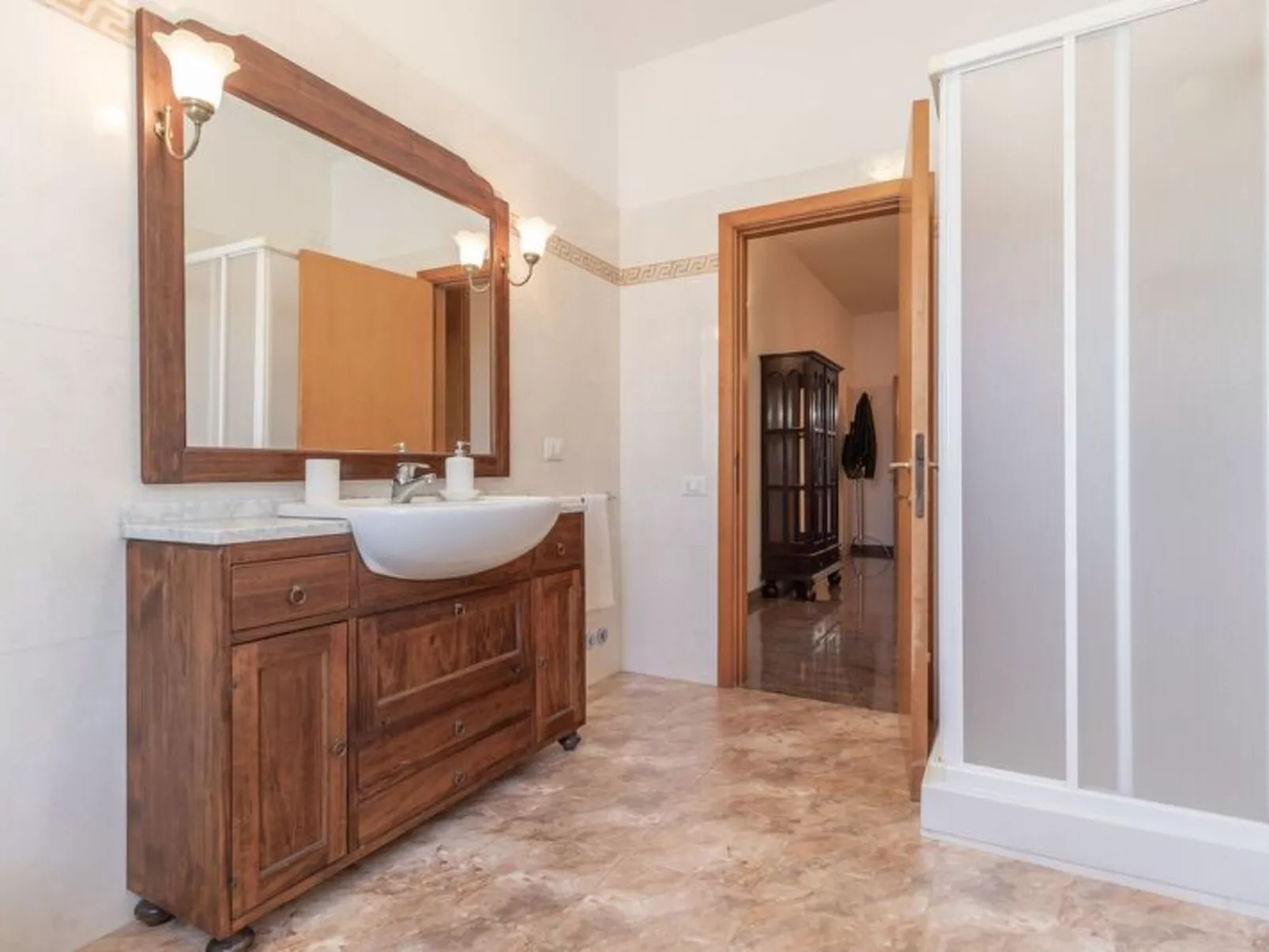 Sunrise Hill Holiday Home - Binnen