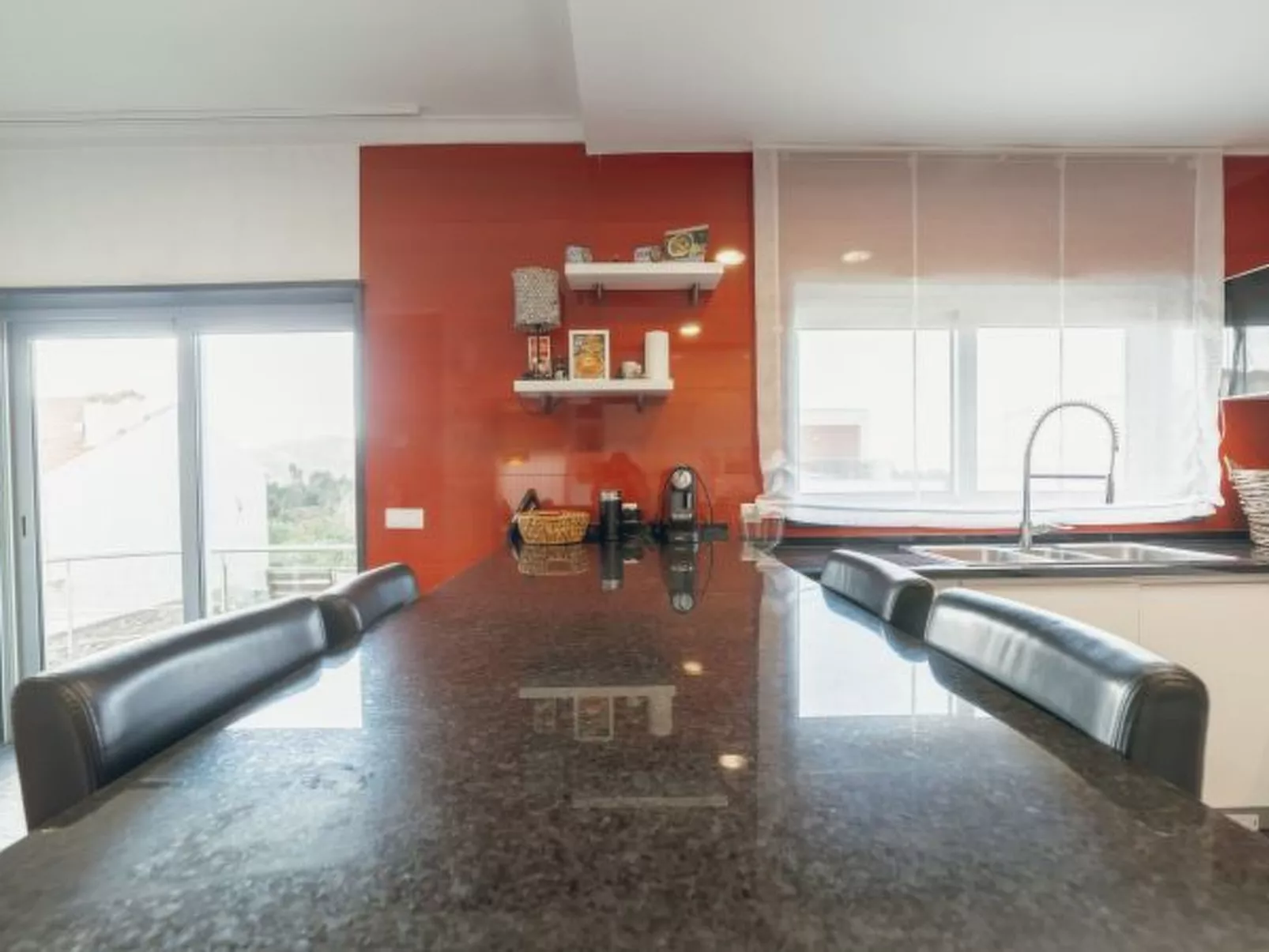 POOL & CINEMA VILLA by VACATIONY - Binnen