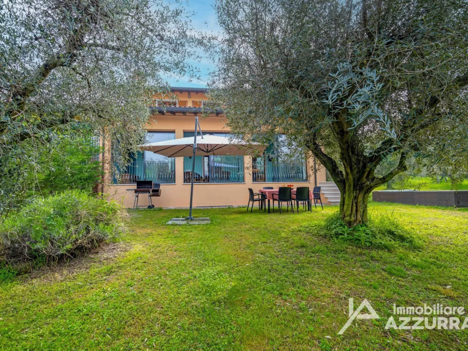 Villa i Roccoli, zwischen Olivenbäumen mit priva - Image-tags.info