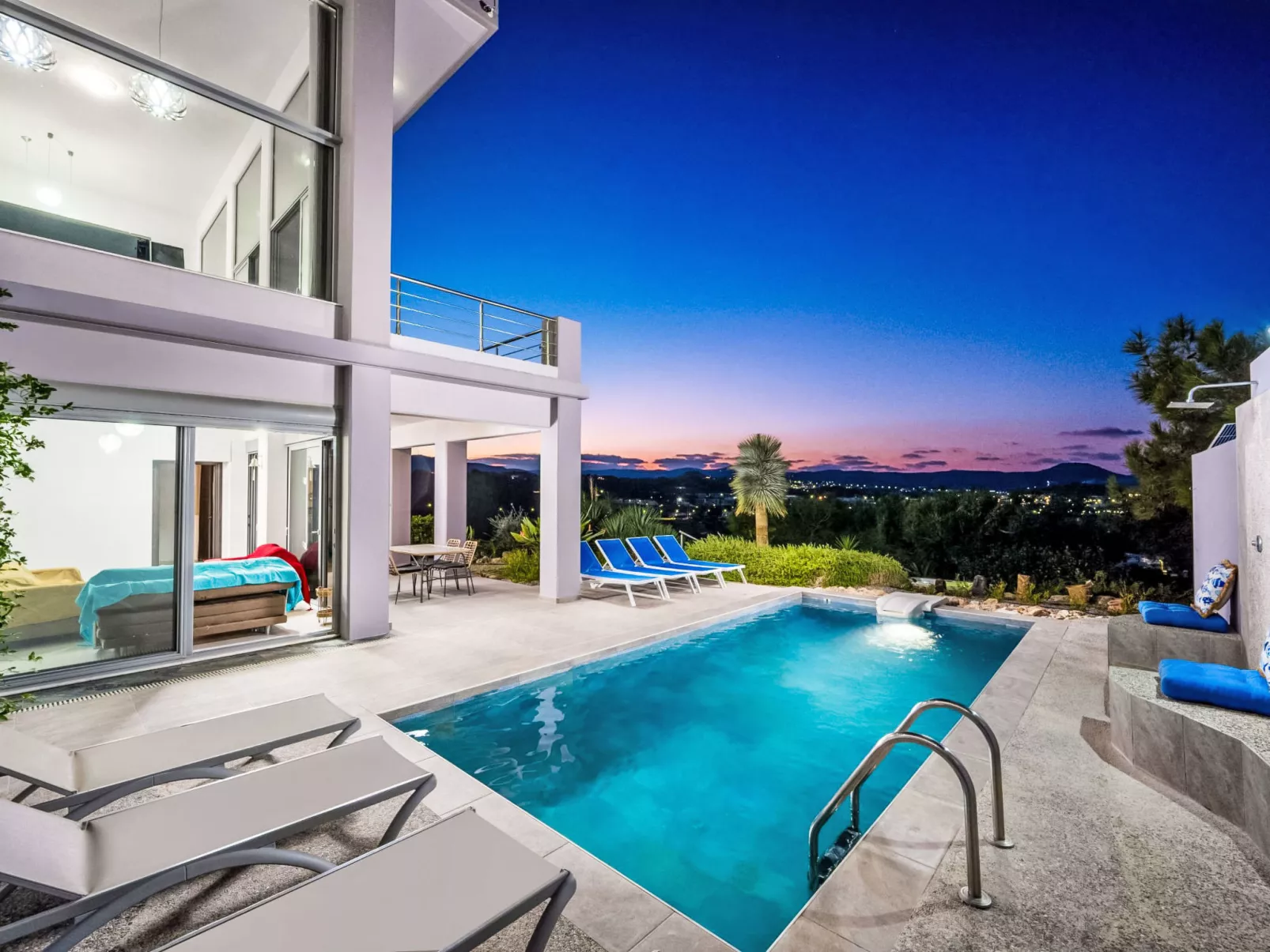 Villa Articiano mit Whirlpool und herrlicher Aussicht - Buiten