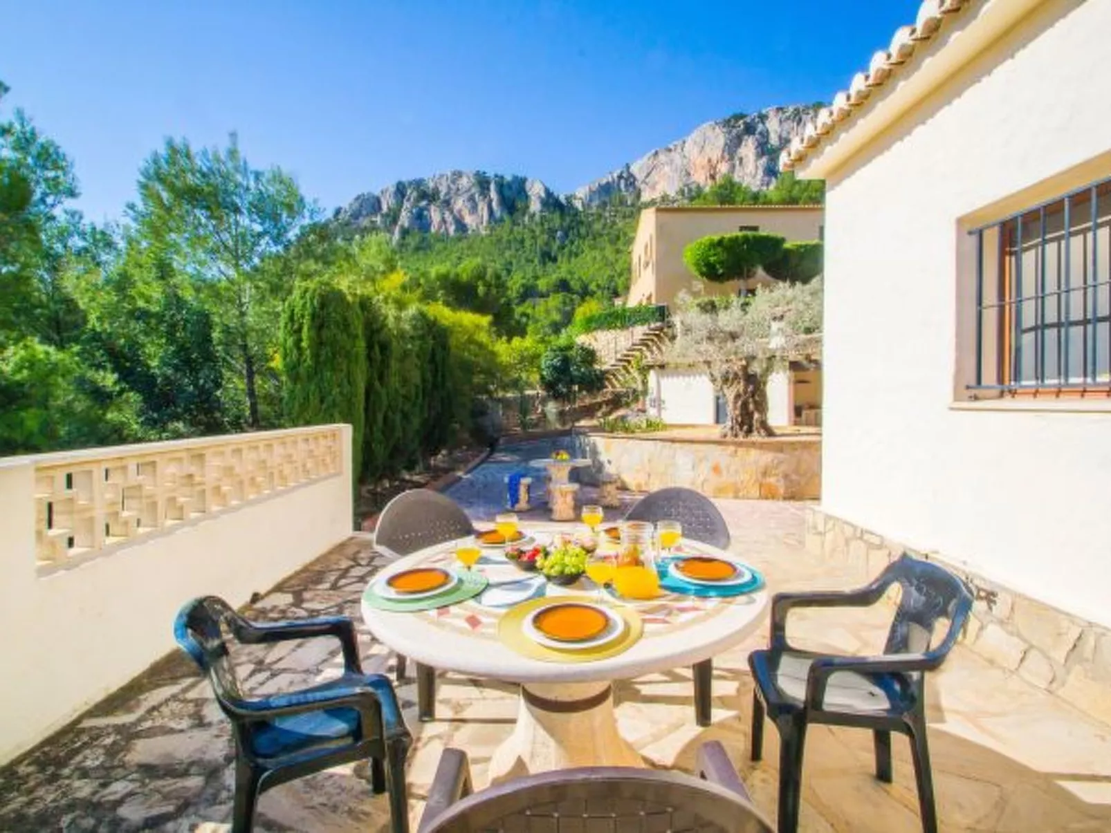 Villa Moskoa - PlusHolidays - Image-tags.info