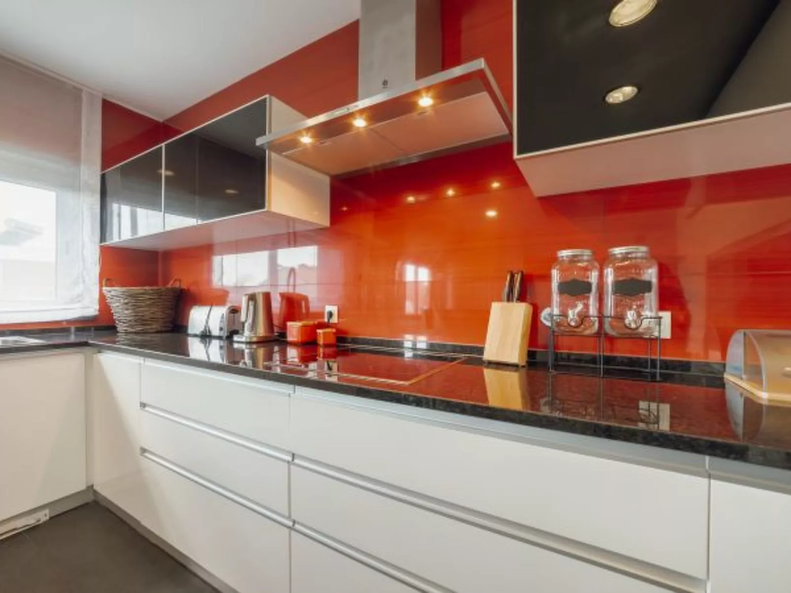 POOL & CINEMA VILLA by VACATIONY - Binnen