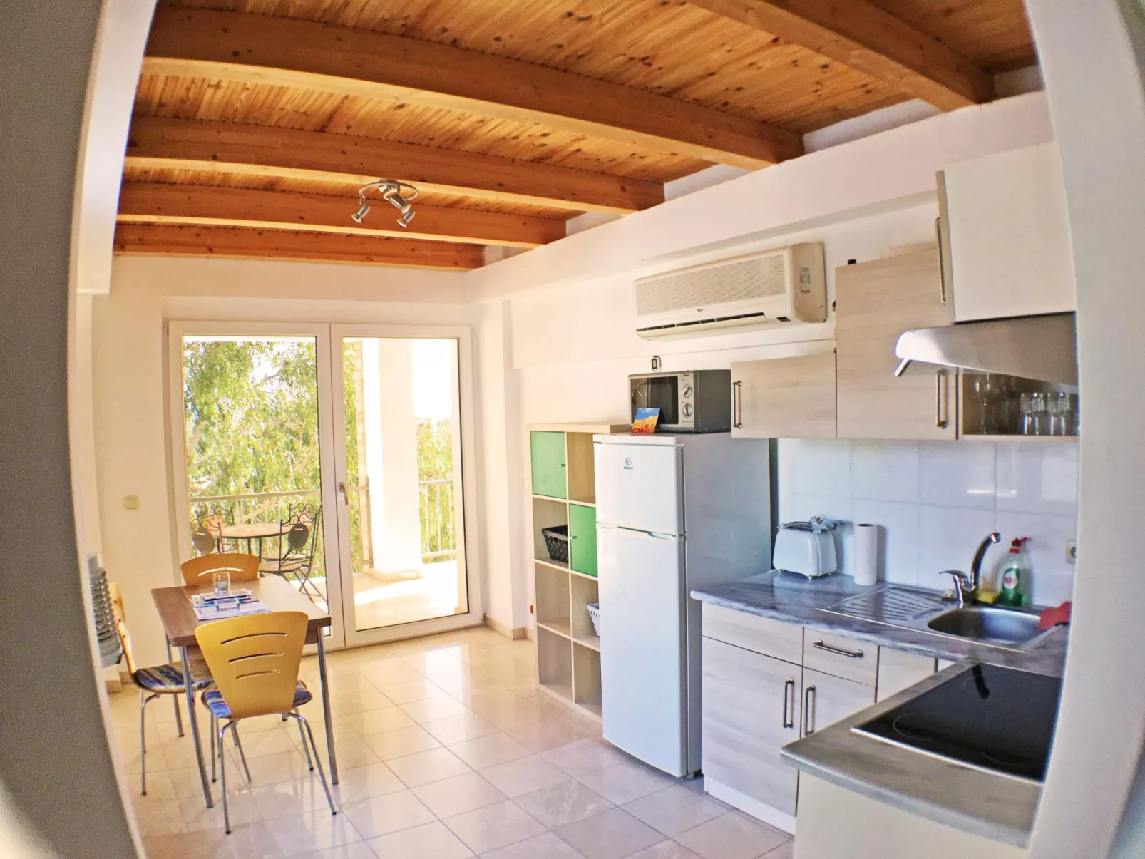 Tolles Ferienhaus in Ermioni mit Garten, Terrasse und gemeinschaftlichem Pool - Binnen