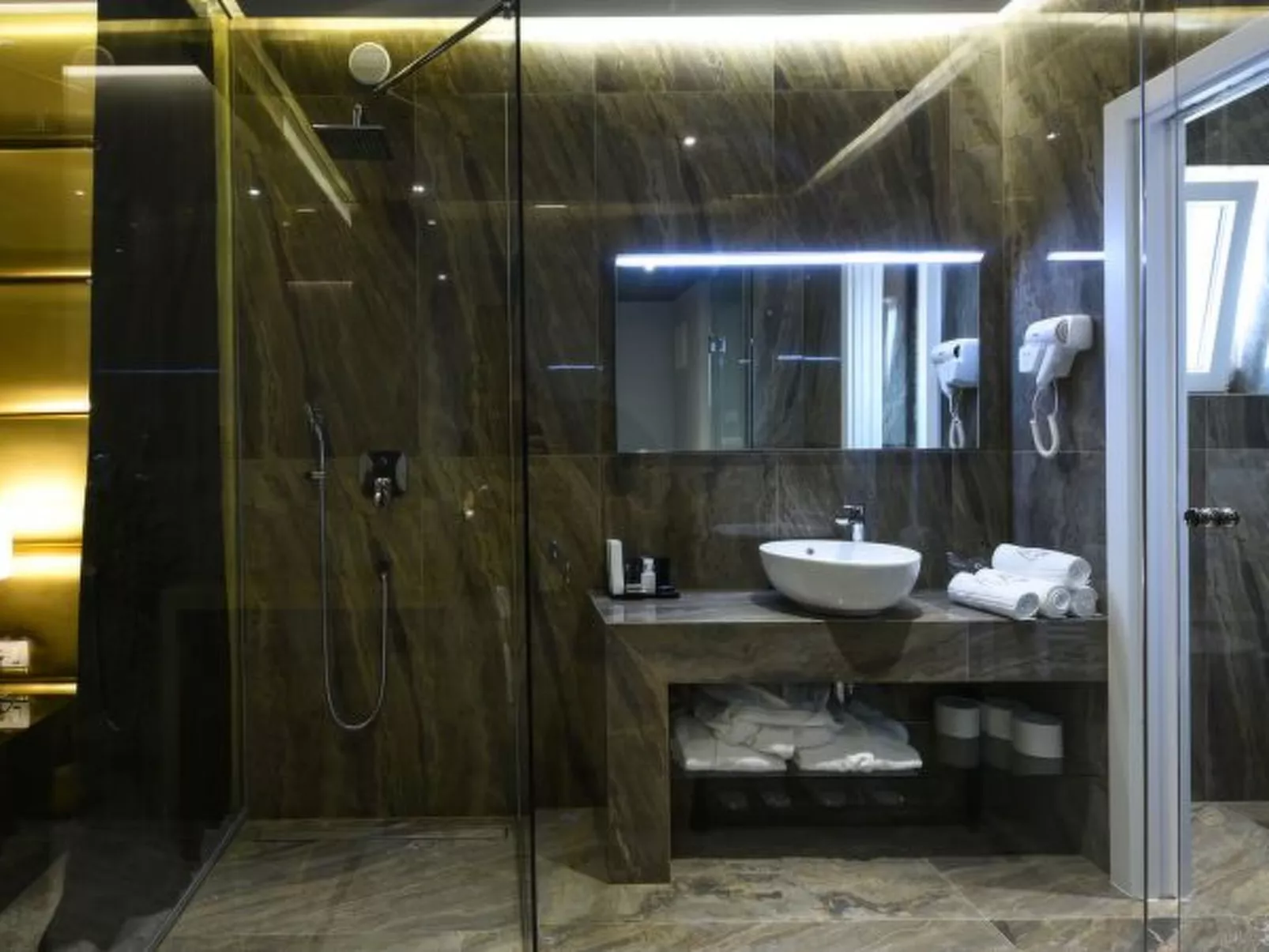 Rooftop heated pool Villa Jelena - Image-tags.info