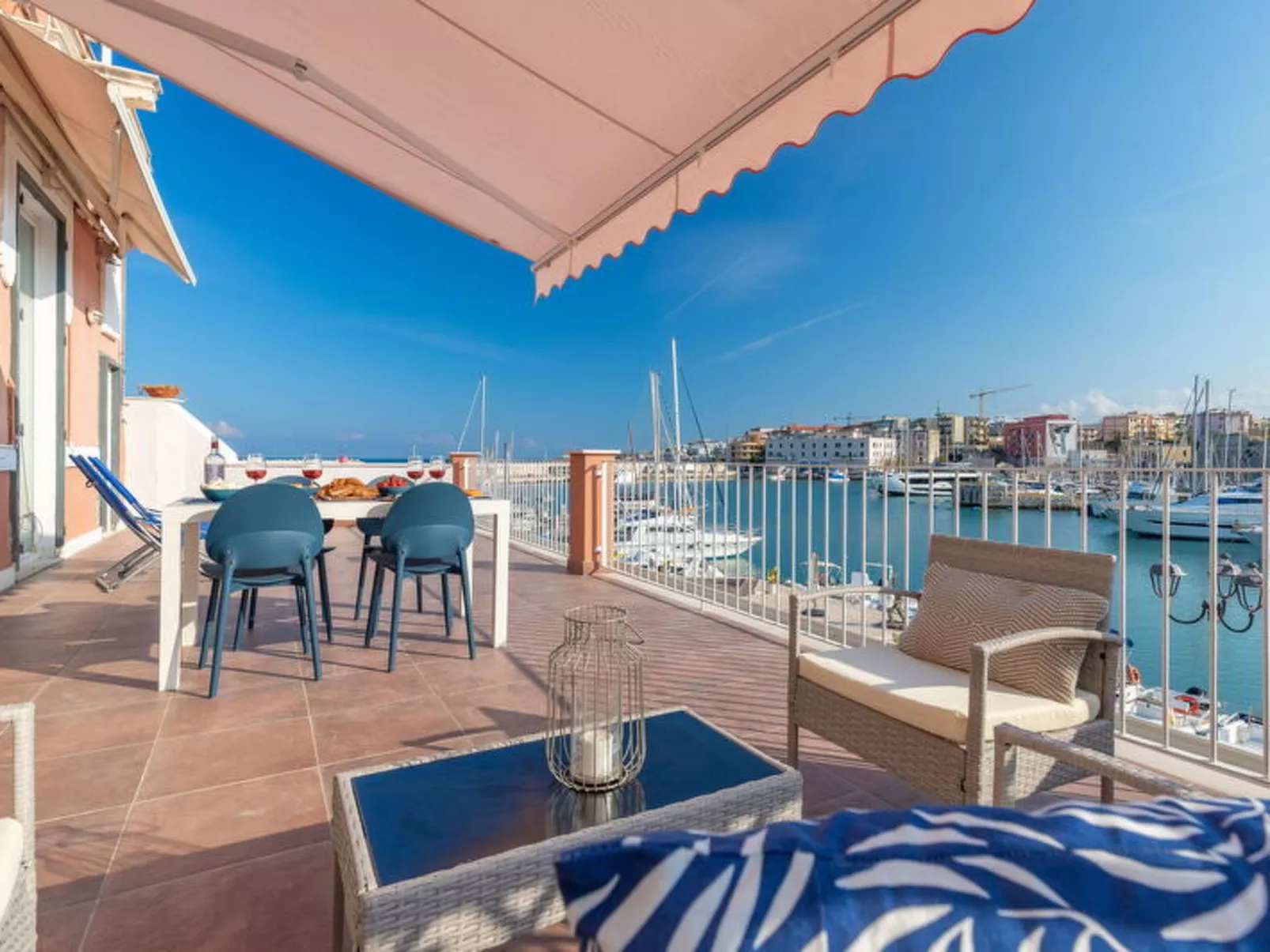 Sospiri Sul Mare - Binnen