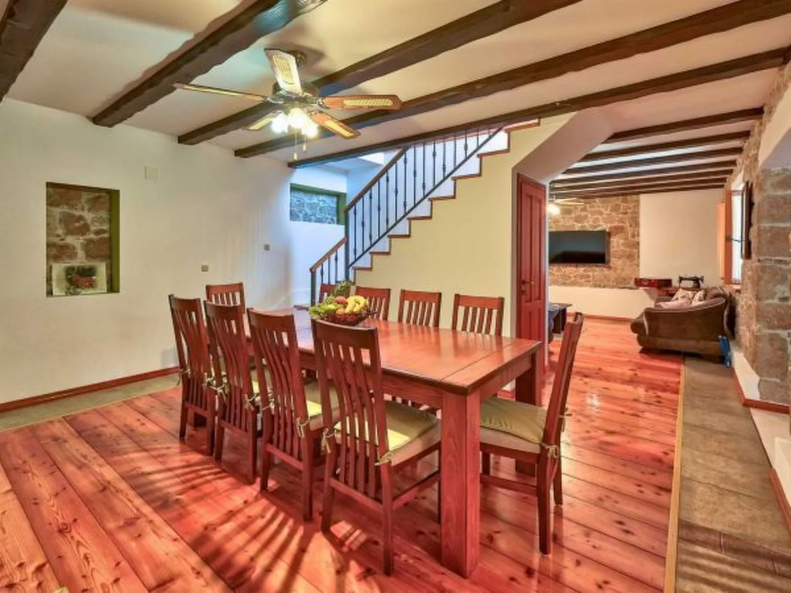 Villa Jacassa with heated pool and jacuzzi - Image-tags.info