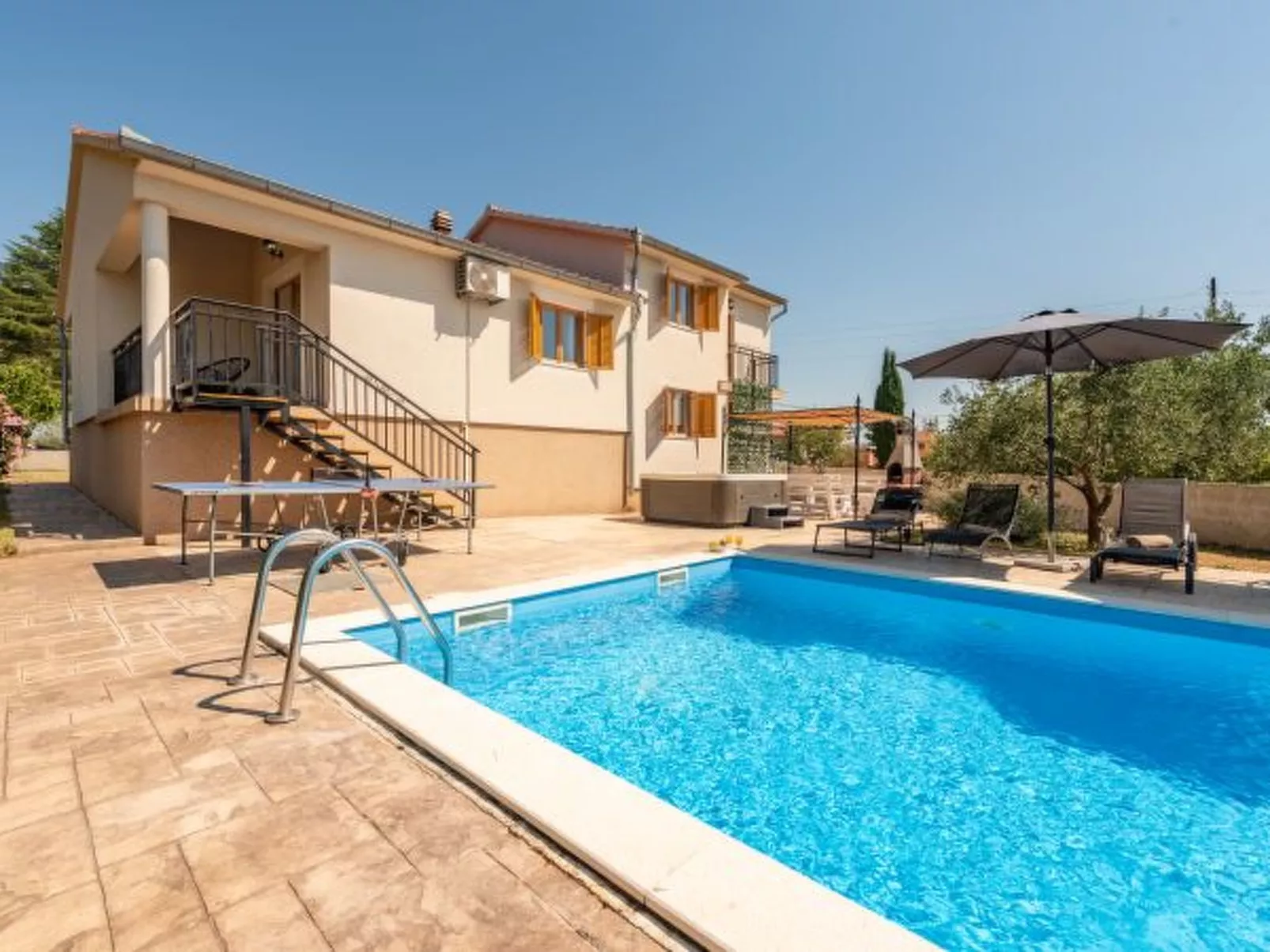 Holiday house Tina with jacuzzi and pool - Image-tags.info