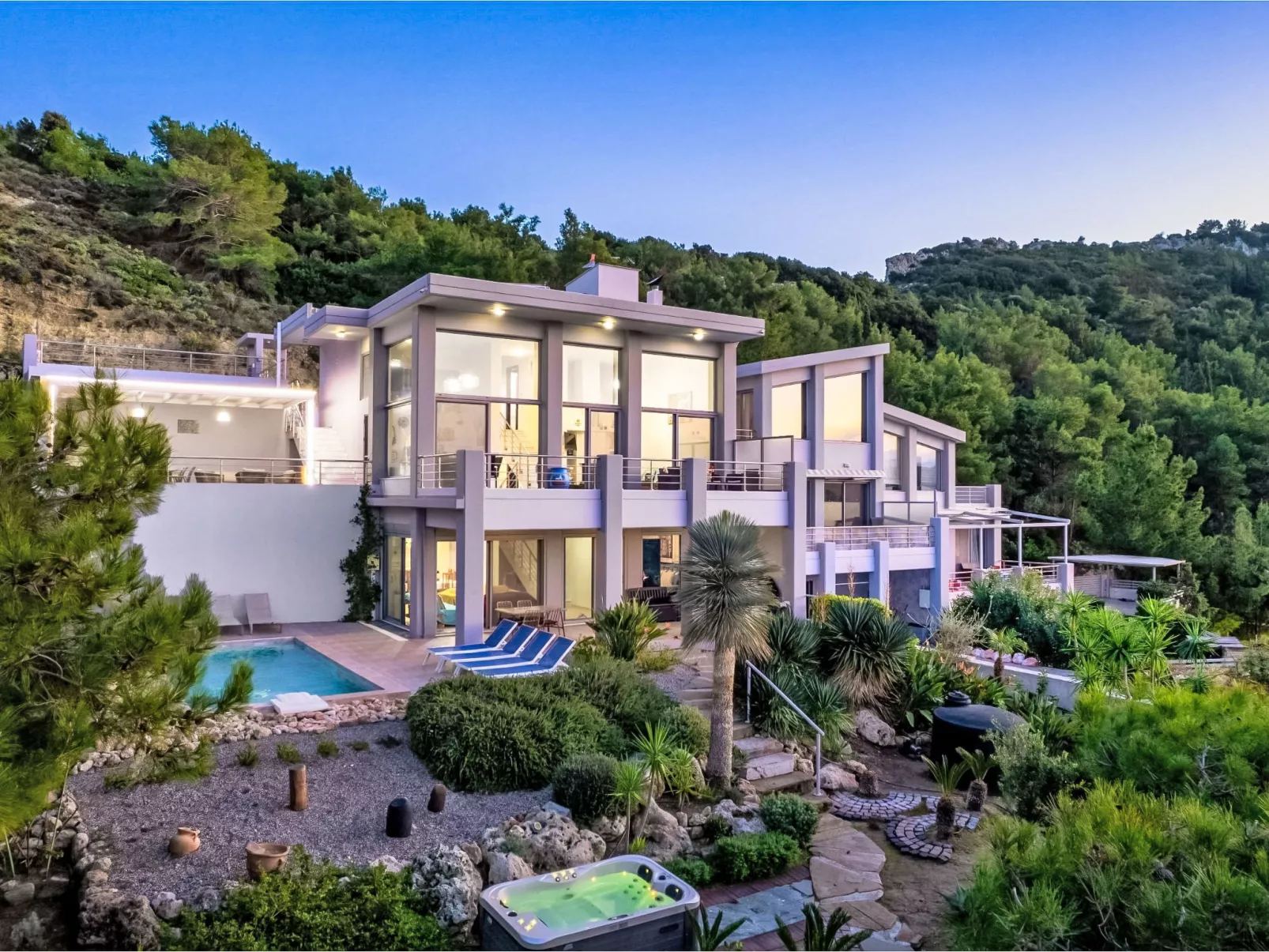 Villa Articiano mit Whirlpool und herrlicher Aussicht - Buiten