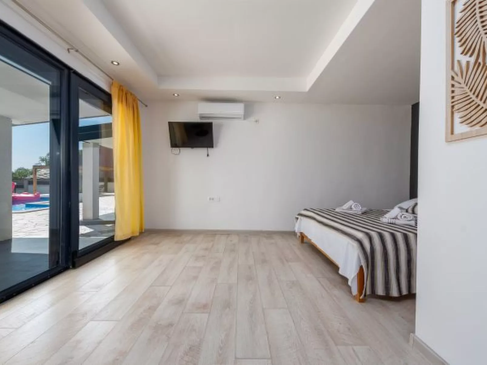 Unique Villa V with pool - Image-tags.info