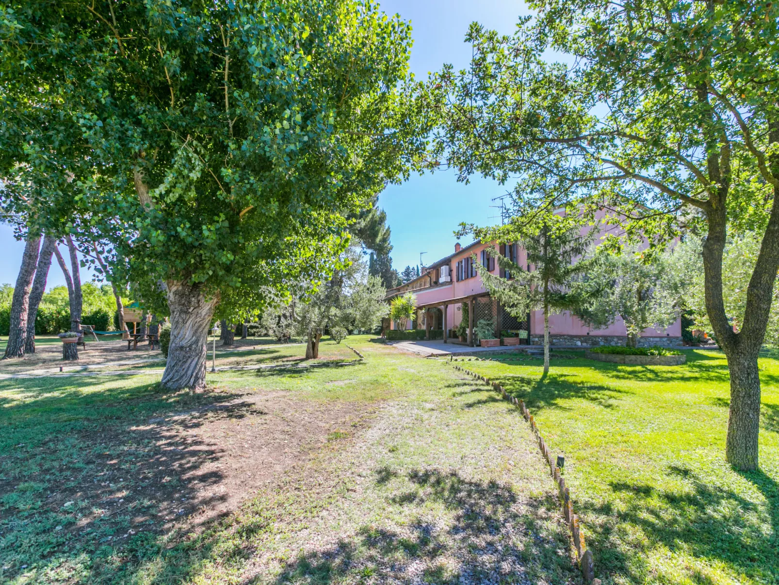 Rossogiallo - Buiten