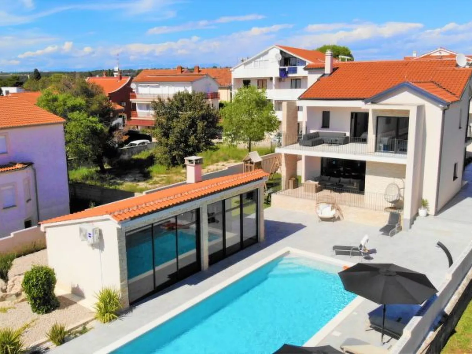 Villa Magale with a pool - Image-tags.info