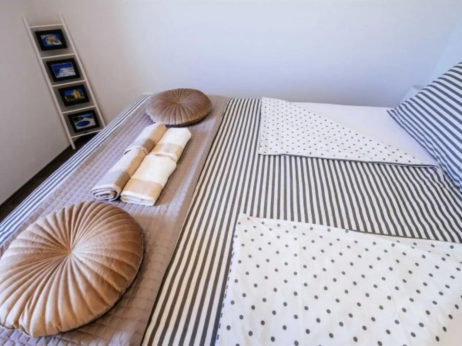 Villa Enna with heated pool - Image-tags.info