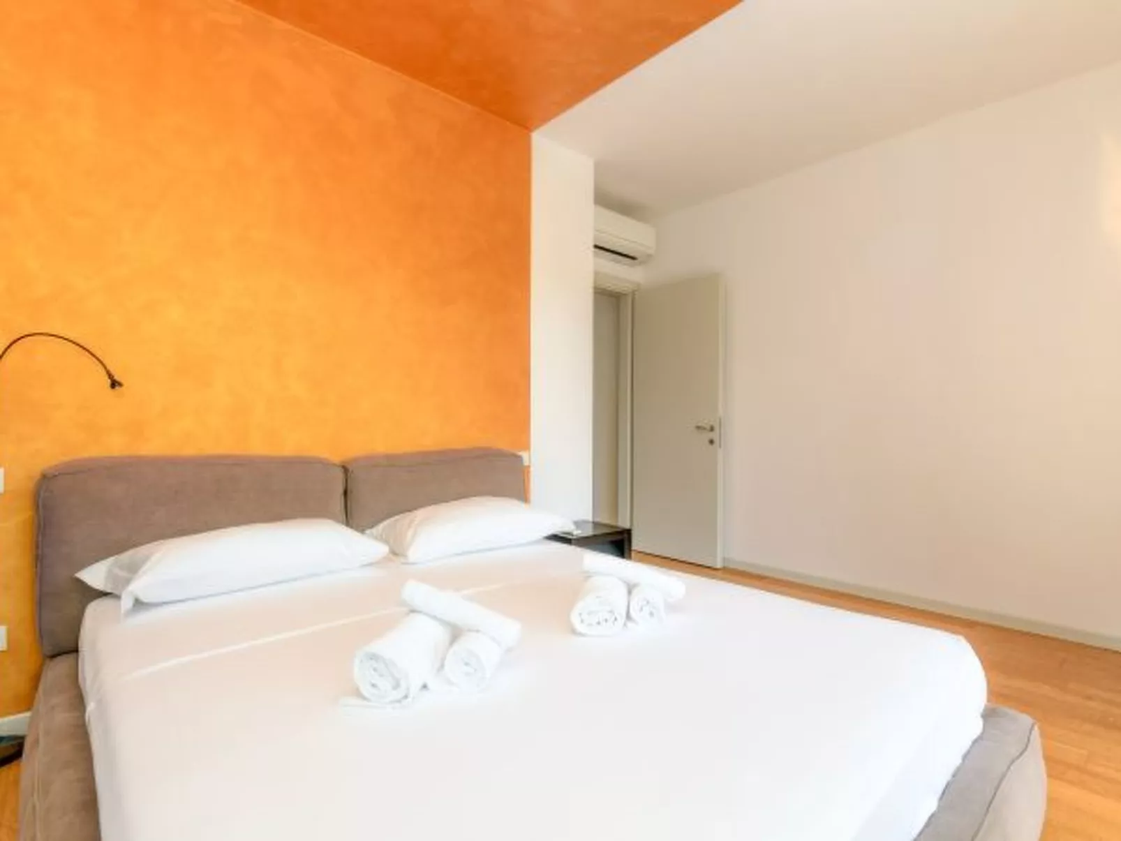 Desenzanoloft Oscar Luxury Suite - Image-tags.info