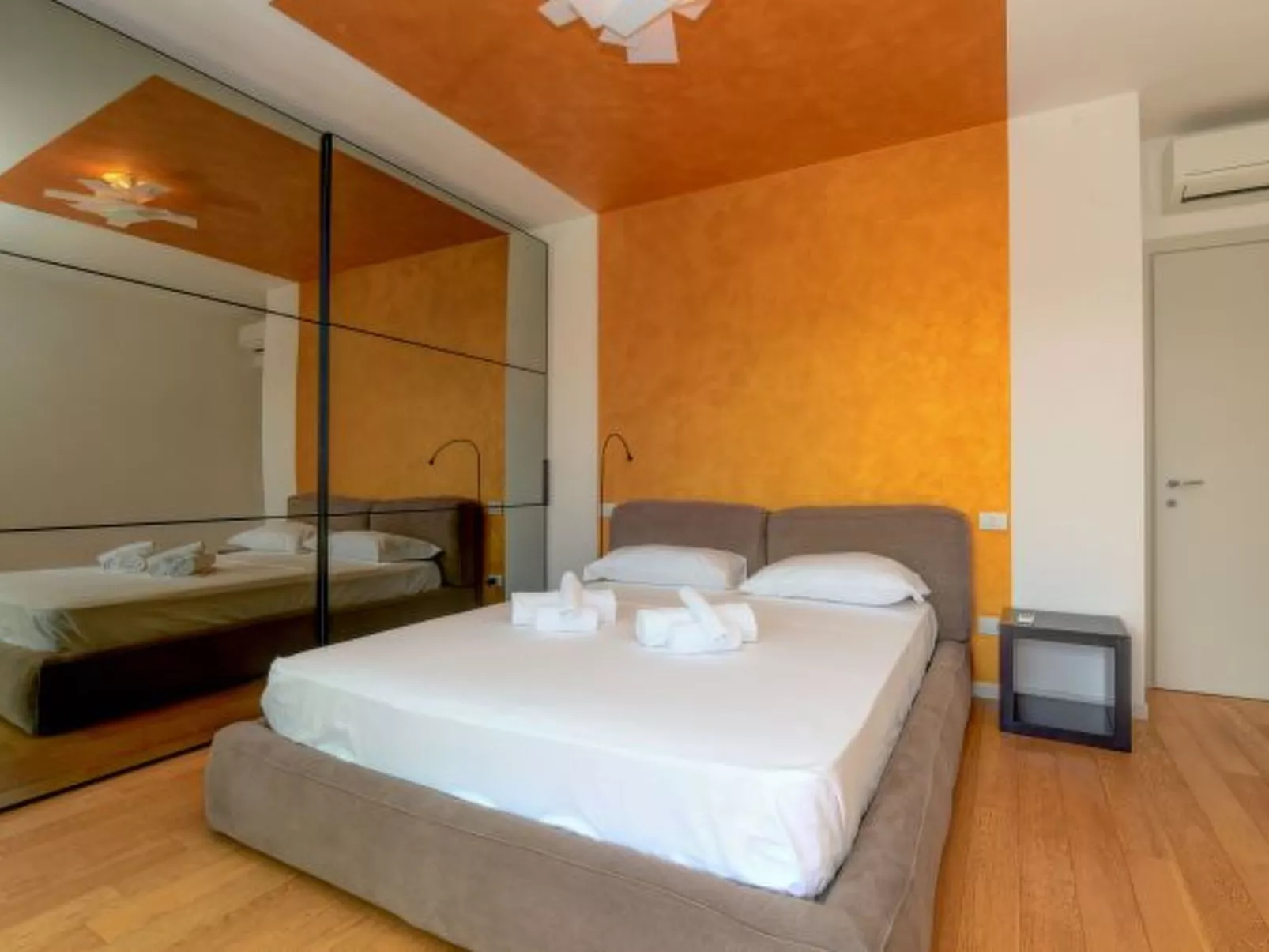 Desenzanoloft Oscar Luxury Suite - Image-tags.info