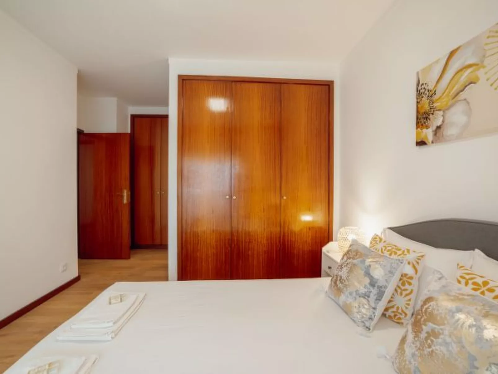 CITY CENTER GRAND SEA VIEW TERRACE by VACATIONY - Binnen