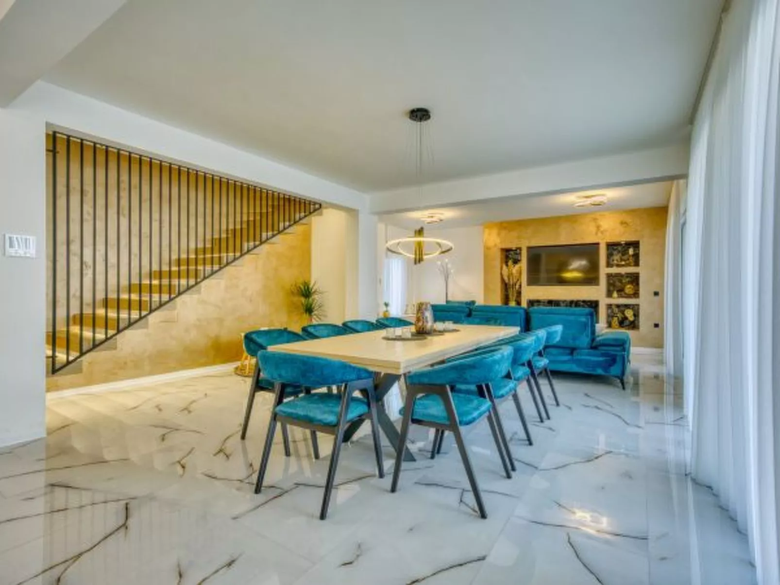 Villa Elena with two pools and spa - Image-tags.info