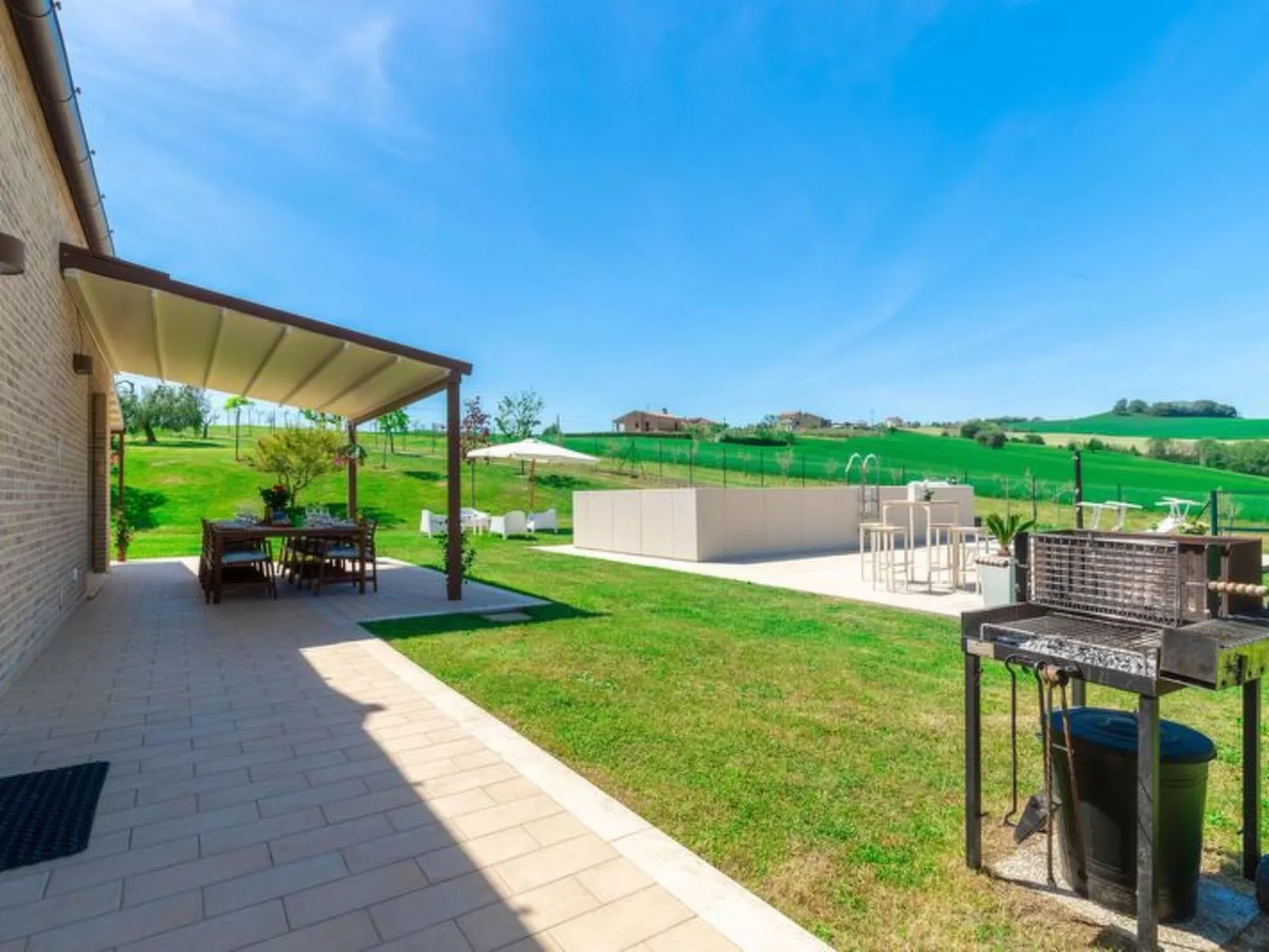 Villa Clair - Buiten