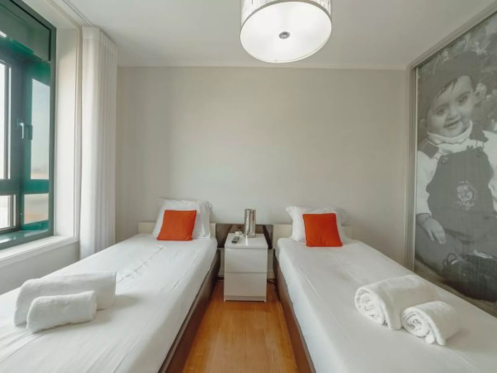 DOWNTOWN GRAND TOWER VIEW by VACATIONY - Binnen