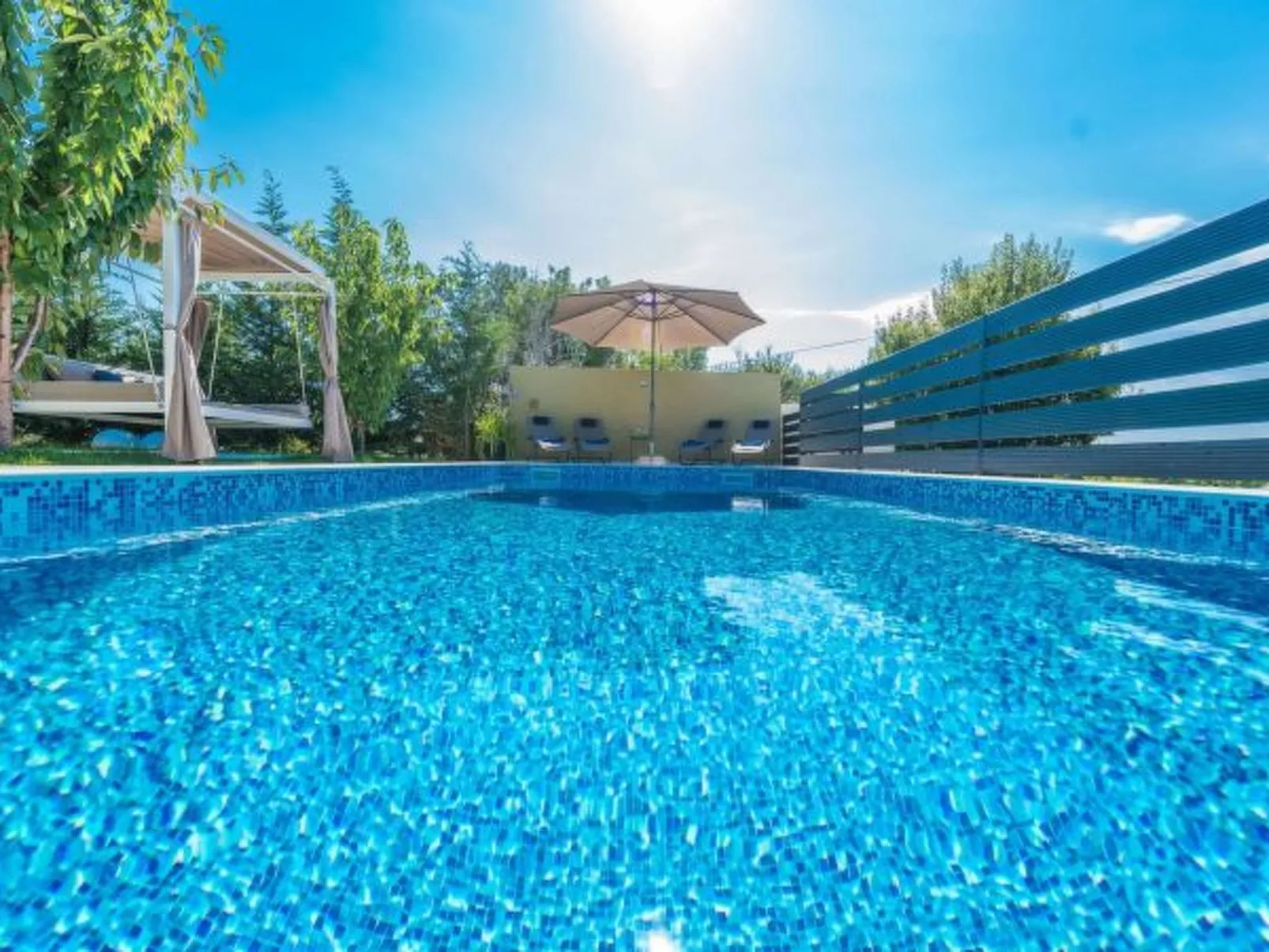 Great Villa Field Hills with sauna and jacuzzi - Image-tags.info