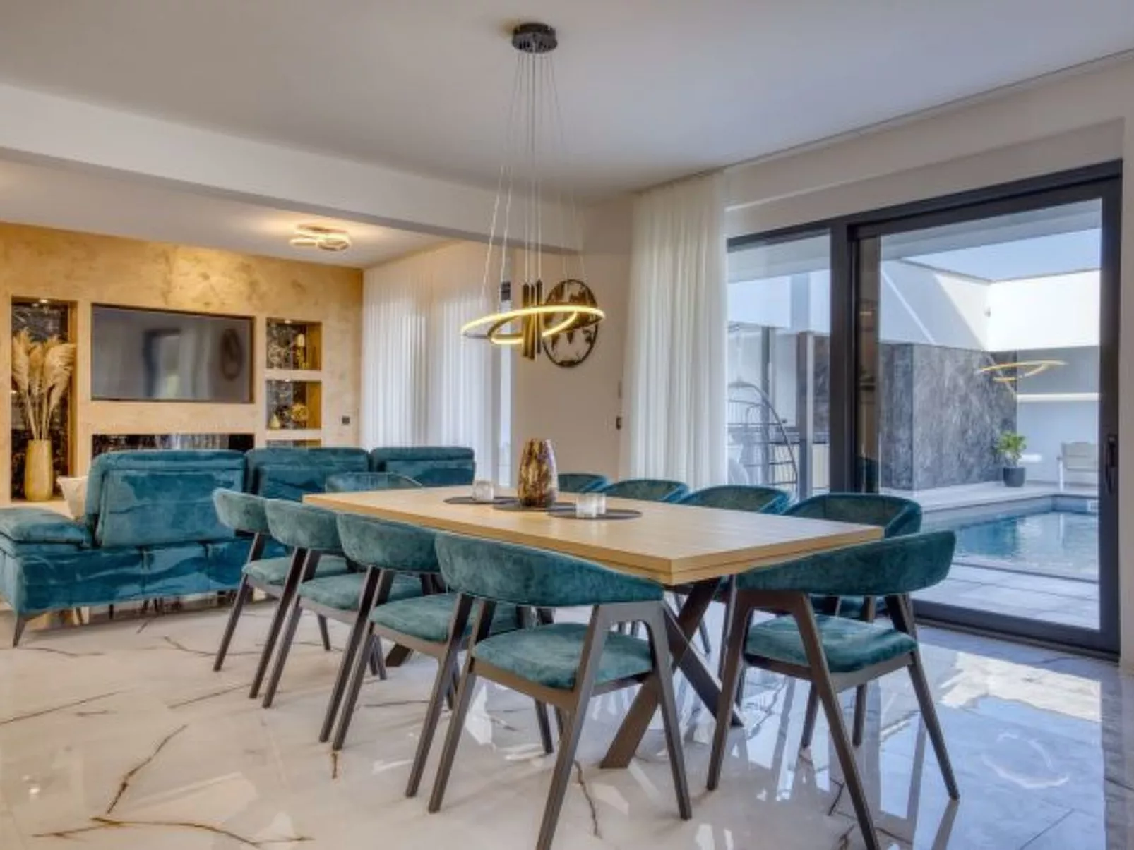 Villa Elena with two pools and spa - Image-tags.info