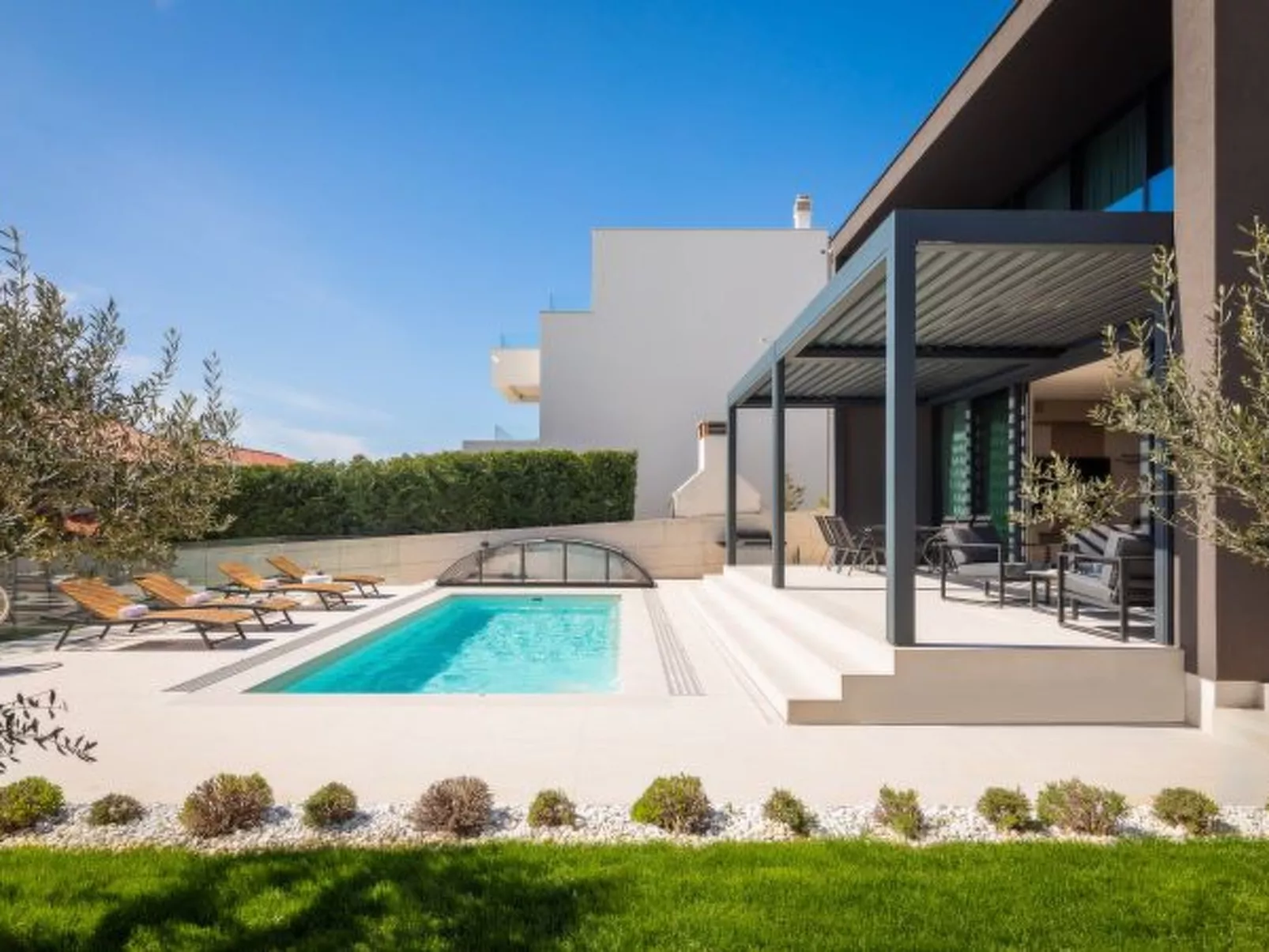 Villa Acacia with heated pool - Image-tags.info