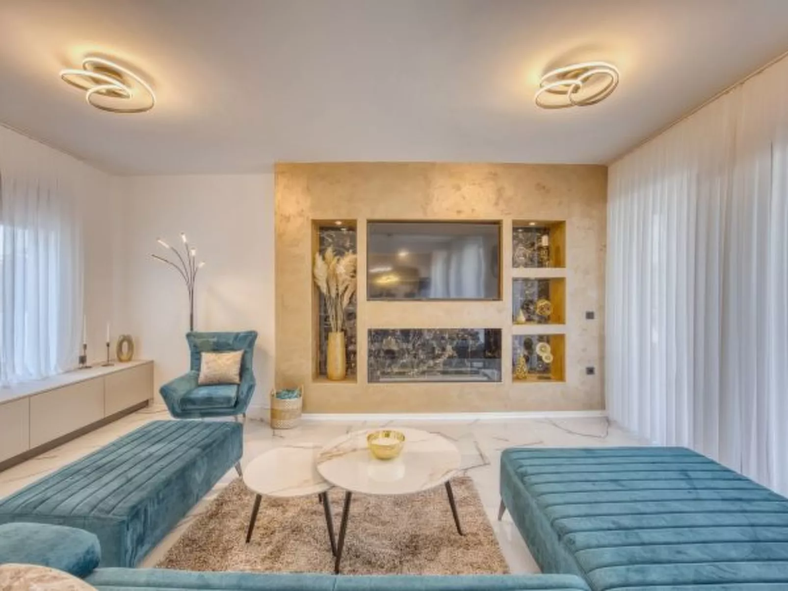 Villa Elena with two pools and spa - Image-tags.info