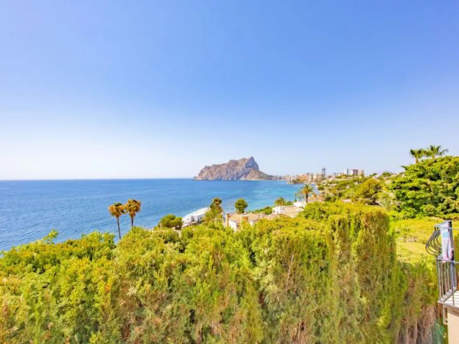 Villa Quimera - PlusHolidays - Image-tags.info