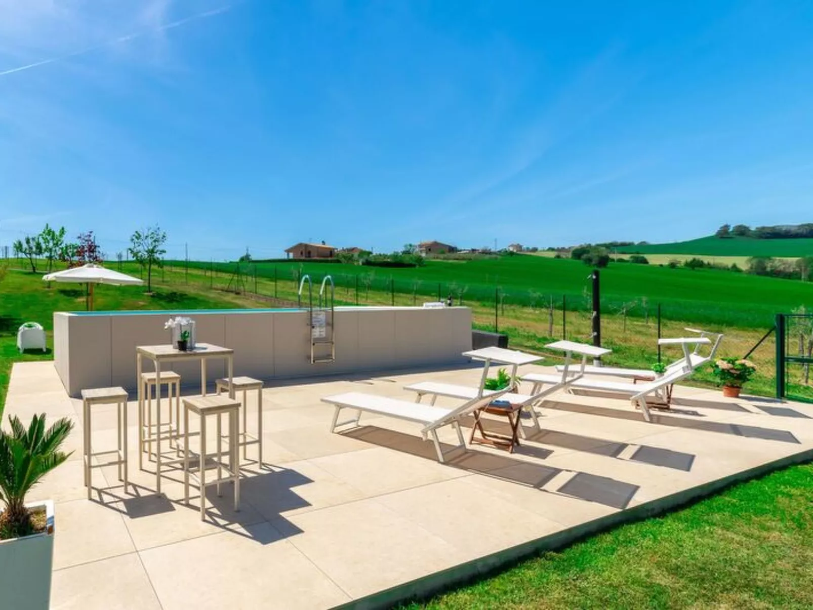 Villa Clair - Buiten