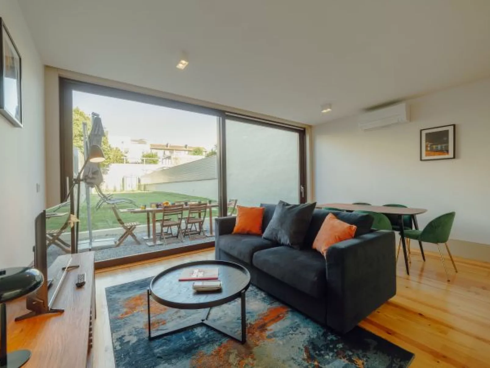 LEGACY OPORTO PREMIUM APARTMENT B by VACATIONY - Binnen