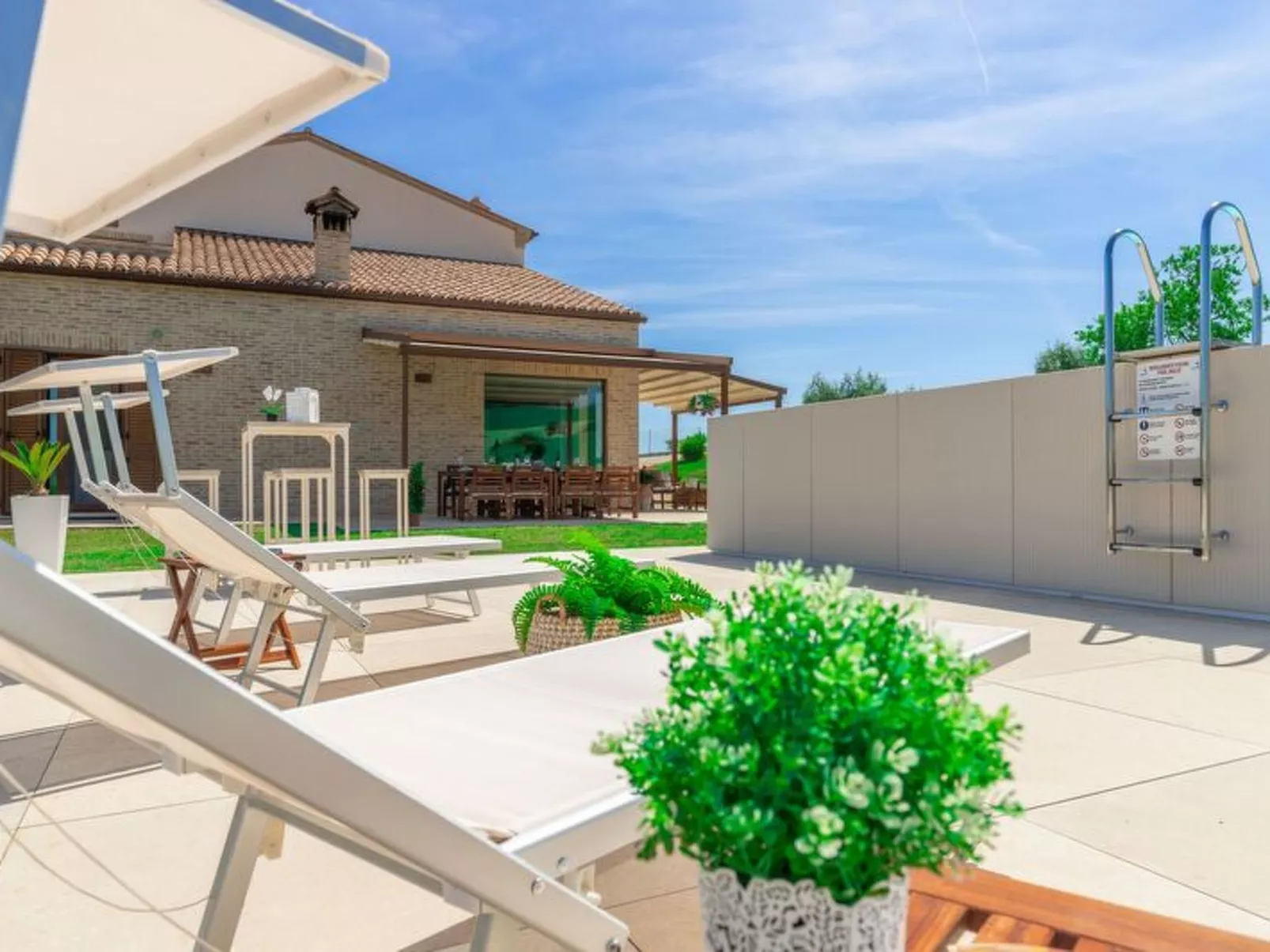 Villa Clair - Buiten